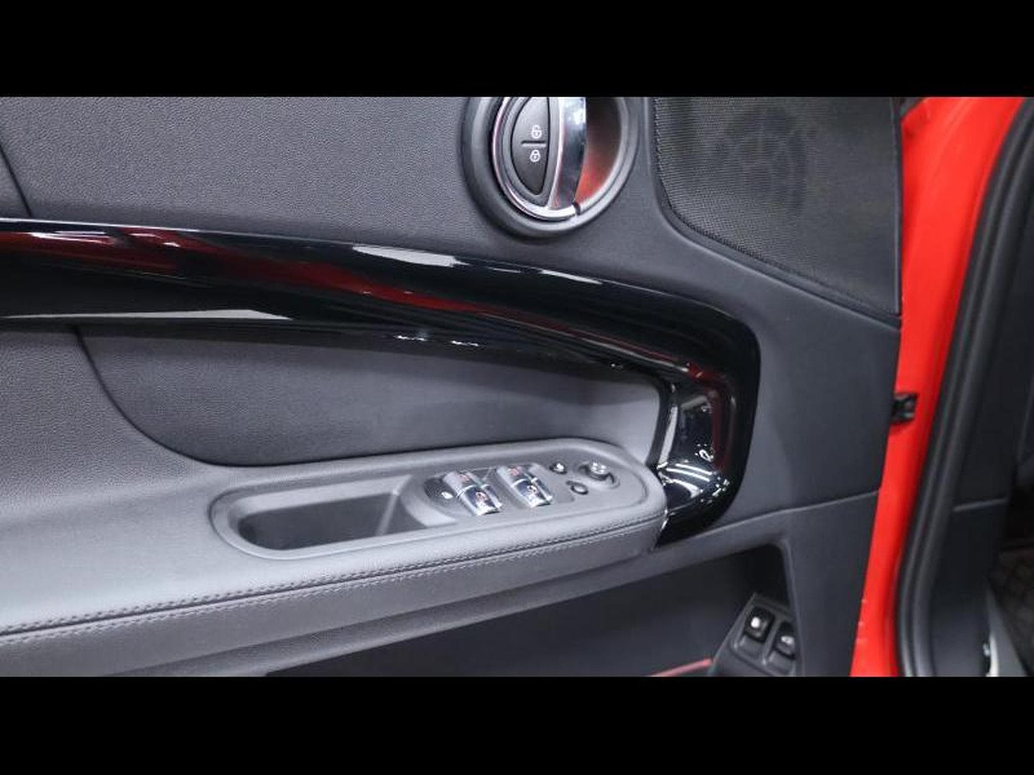 MINI Countryman 1.5 Cooper SE Steptronic (2023) - Photo 25