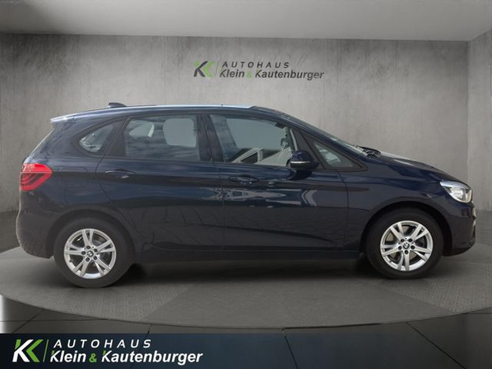 BMW 220 2er - 220i Active Tourer+LED+NAVI+LEDER+KAMERA (2017) - Photo 4