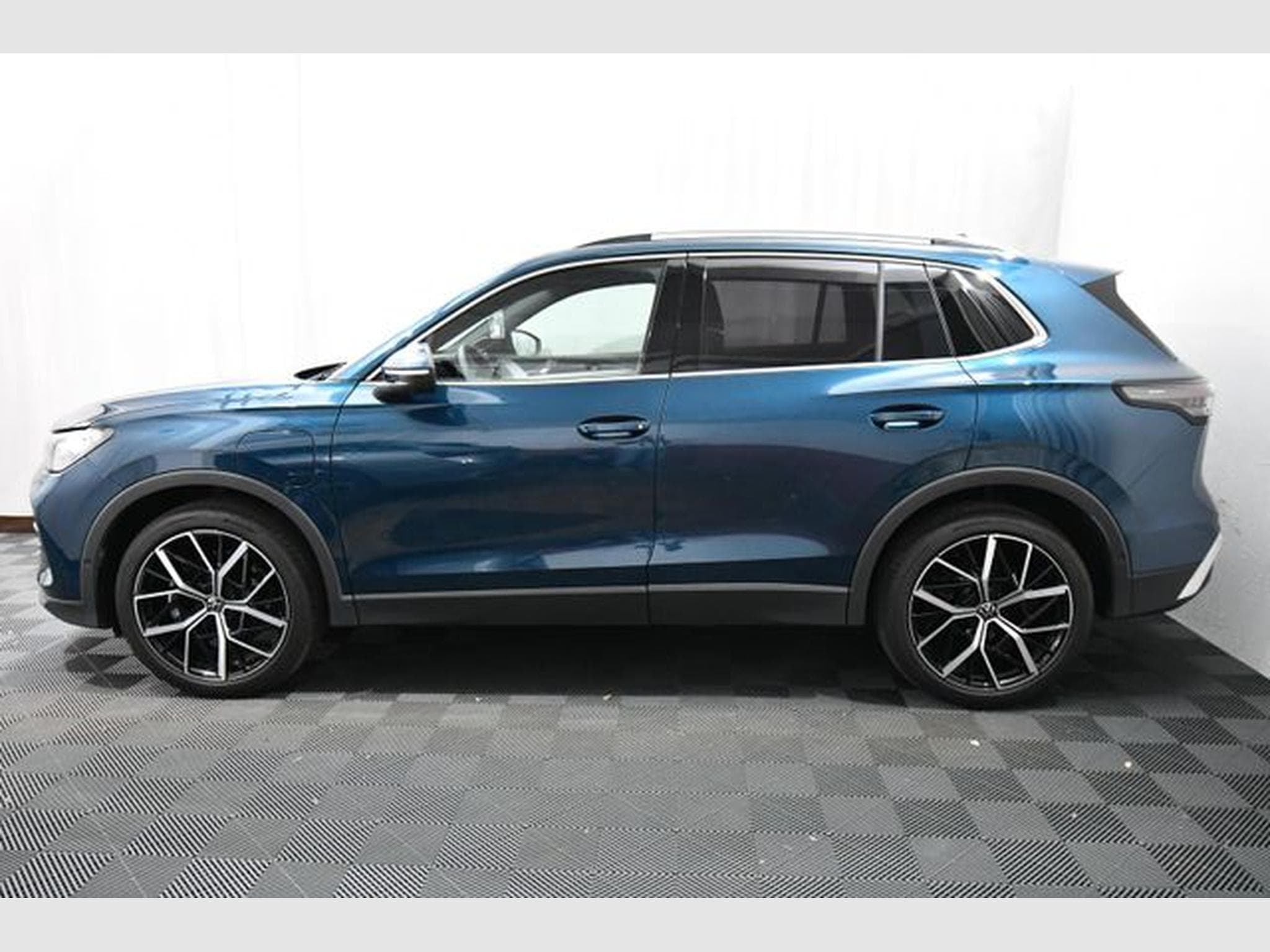 VW Tiguan Tiguan 1.5 TSI eHybrid 200 kW Elegance, AHK, DCC (2025) - Photo 2
