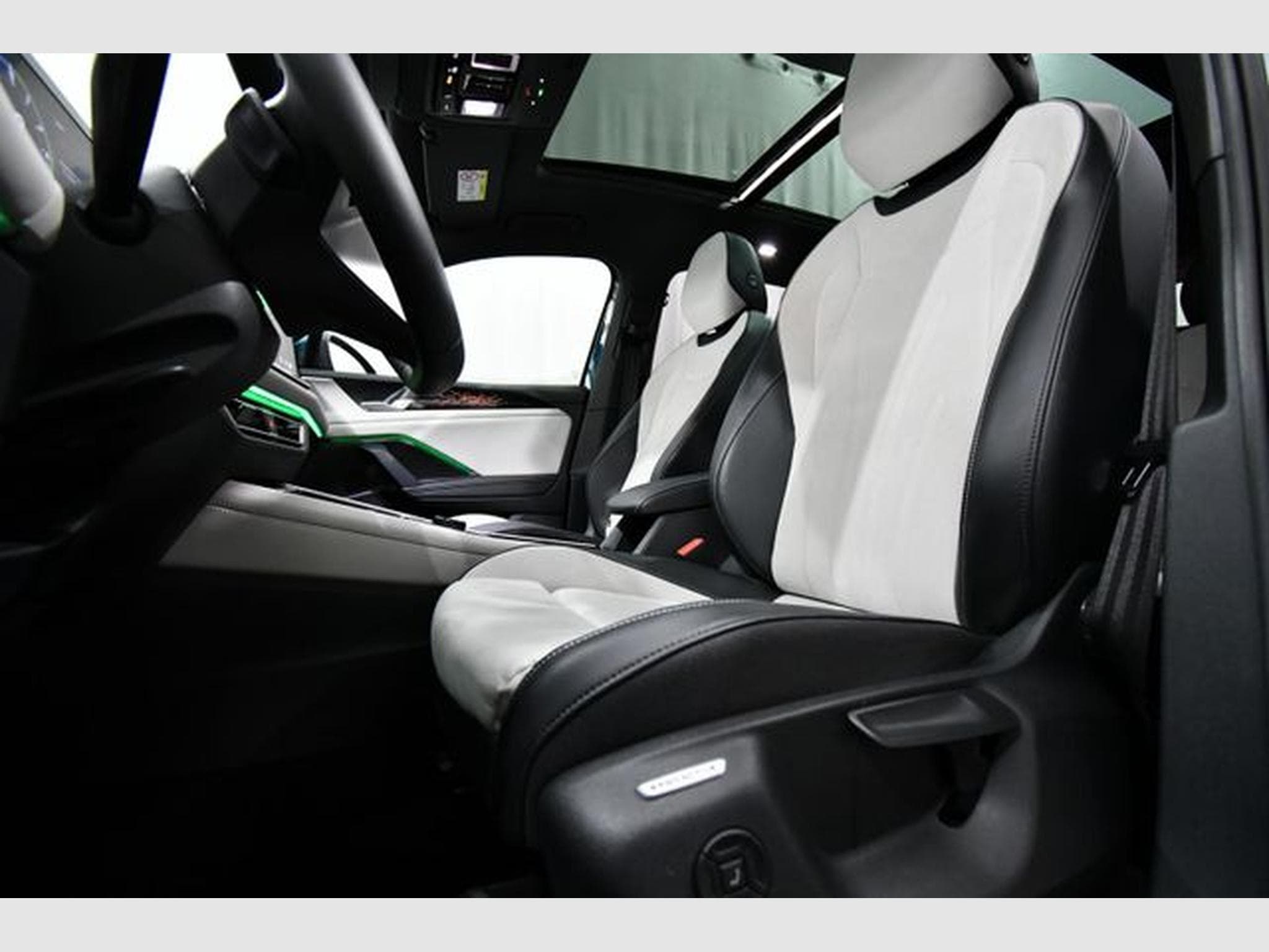 VW Tiguan Tiguan 1.5 TSI eHybrid 200 kW Elegance, AHK, DCC (2025) - Photo 6