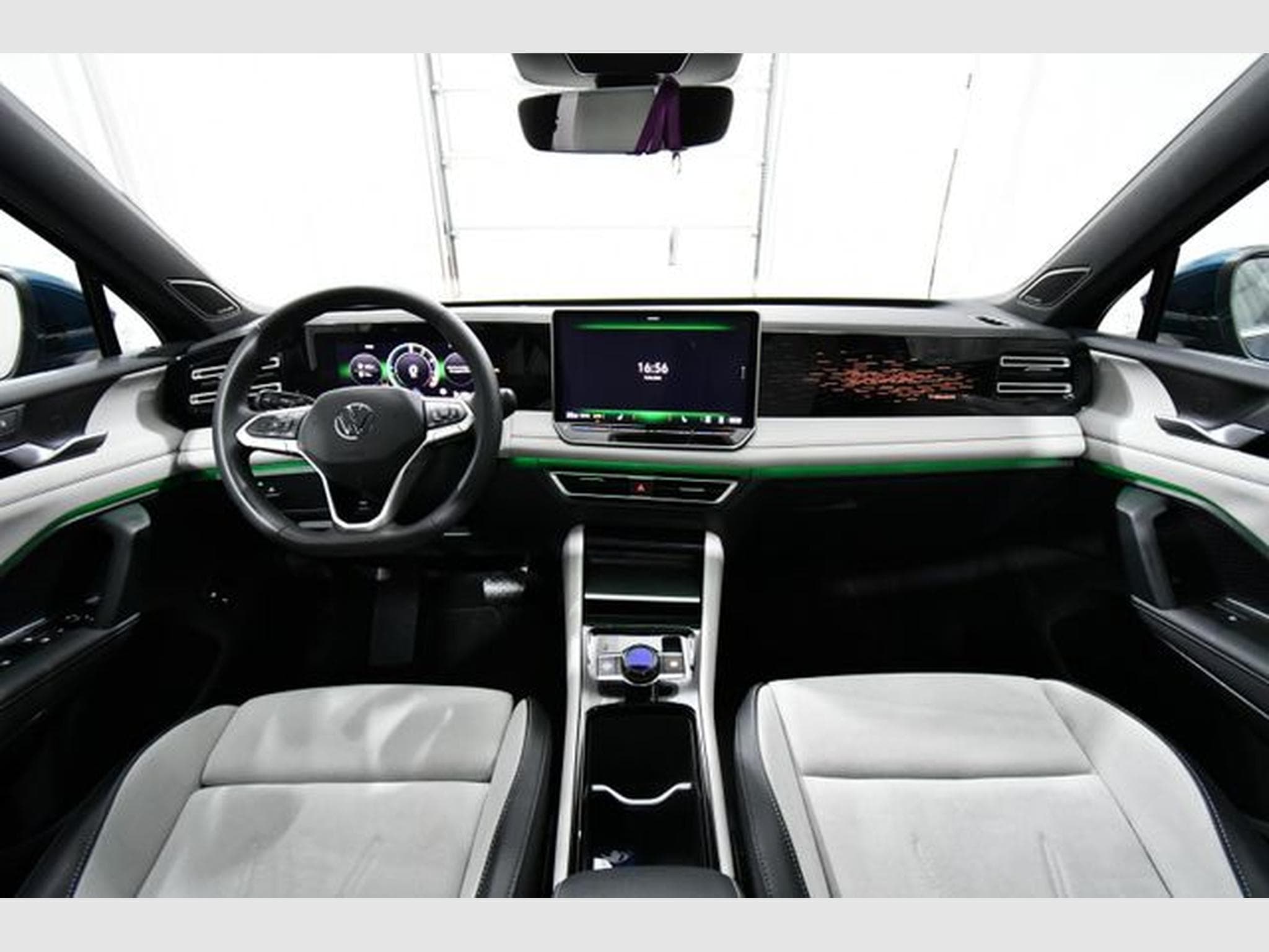 VW Tiguan Tiguan 1.5 TSI eHybrid 200 kW Elegance, AHK, DCC (2025) - Photo 8