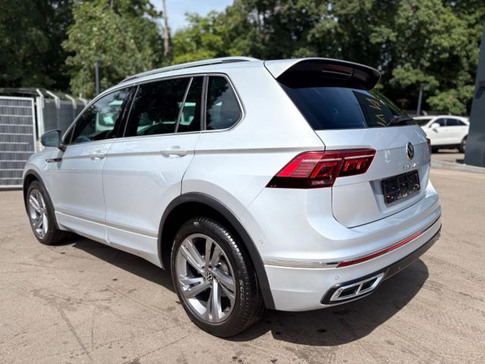 VW Tiguan TIGUAN R-LINE 4MOTION *AUT*LED*KAM*SHZ*LEDER* (2021) - Photo 10