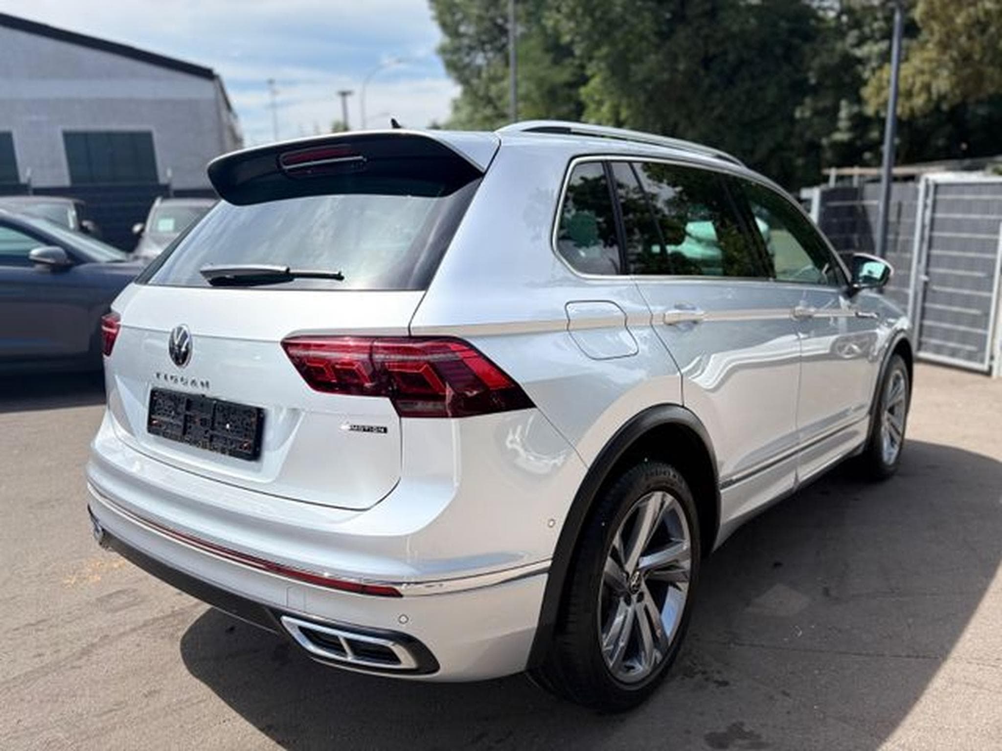 VW Tiguan TIGUAN R-LINE 4MOTION *AUT*LED*KAM*SHZ*LEDER* (2021) - Photo 7