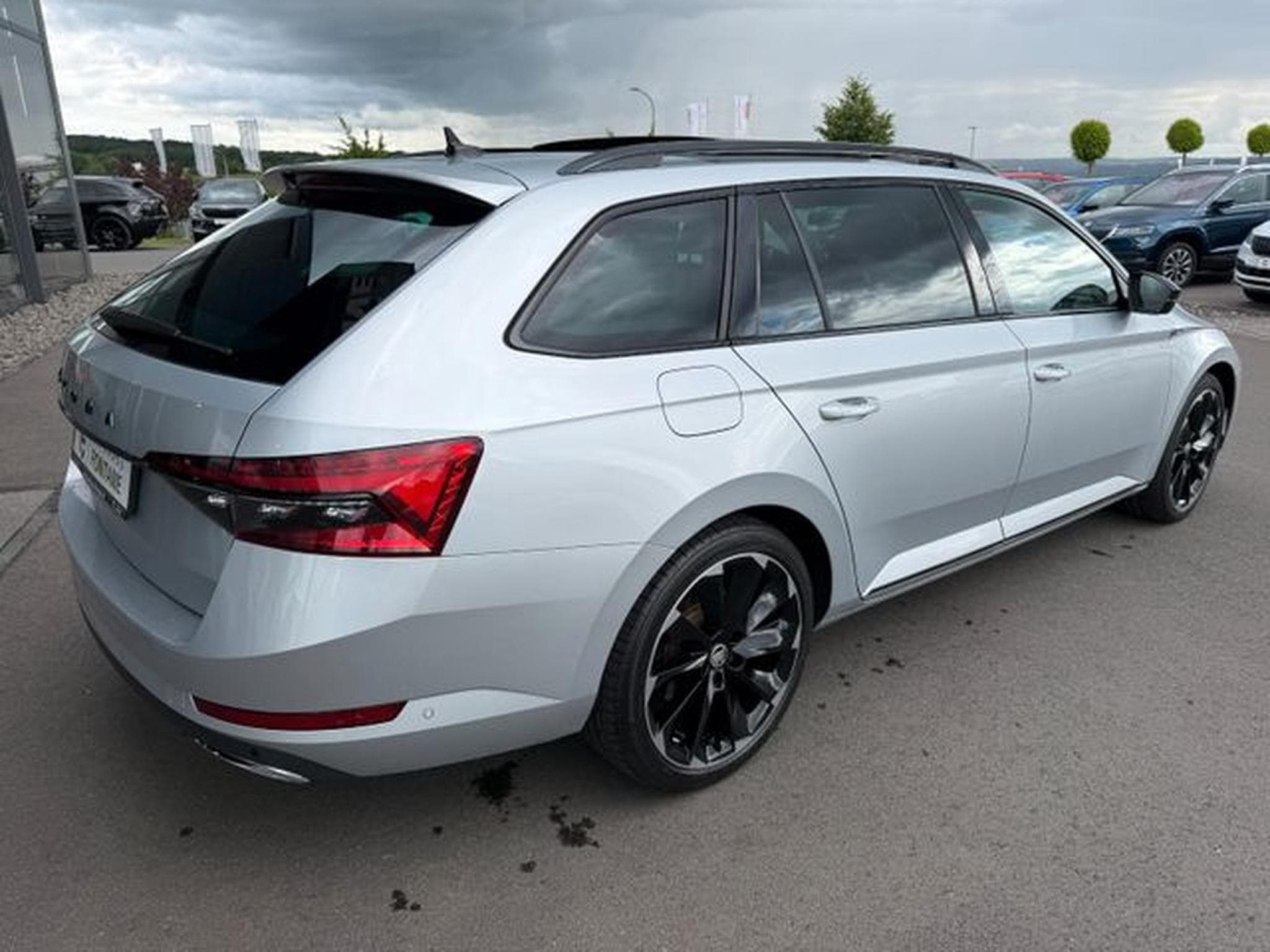 Skoda Superb Superb Kombi 2,0TDi Sportline 4x4 AHK Pano Canto (2023) - Photo 6