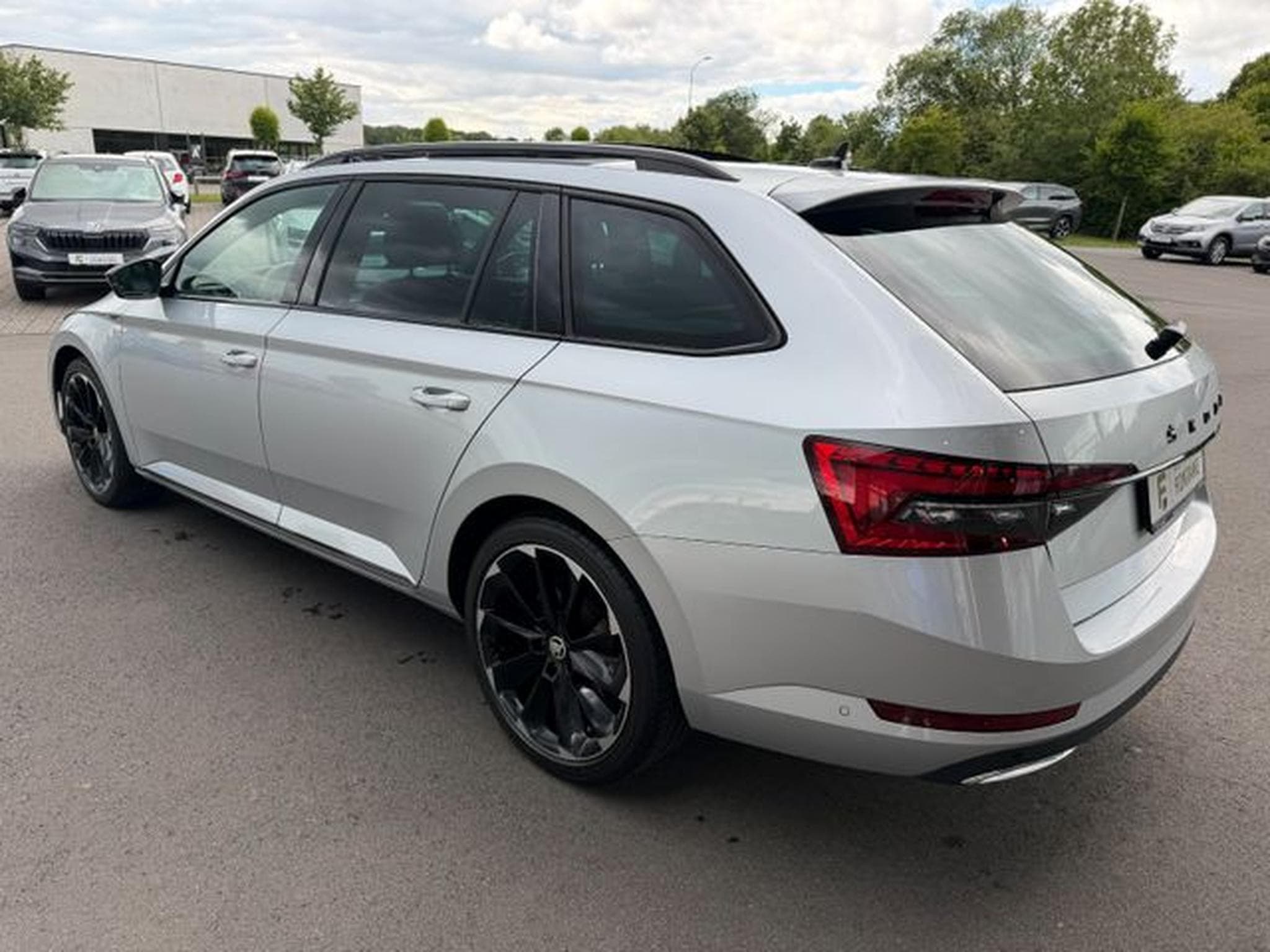 Skoda Superb Superb Kombi 2,0TDi Sportline 4x4 AHK Pano Canto (2023) - Photo 8