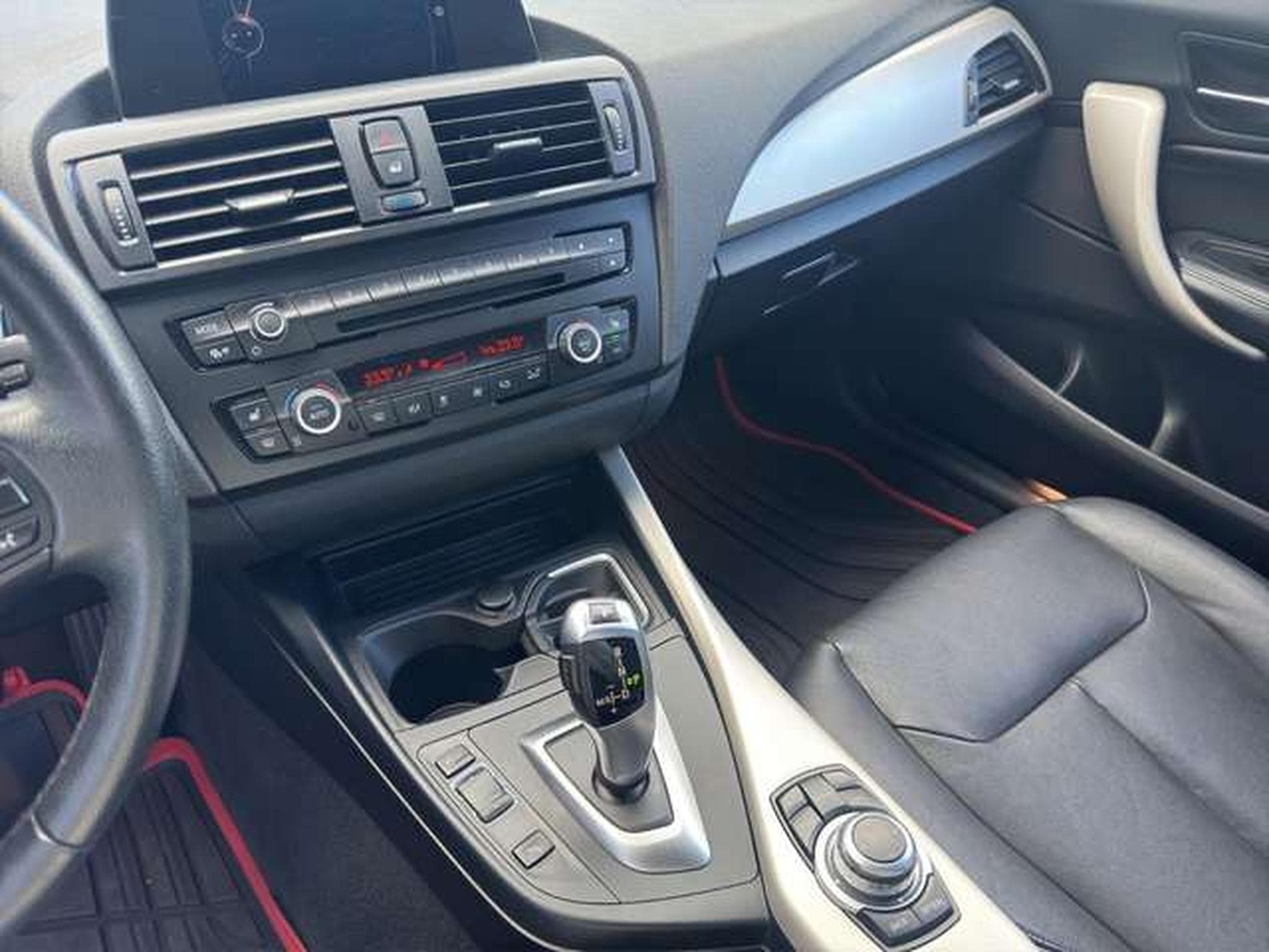 BMW 120 d Leder/el.Sitze/Bi-Xenon/Navi/PDC v+h (2014) - Photo 15