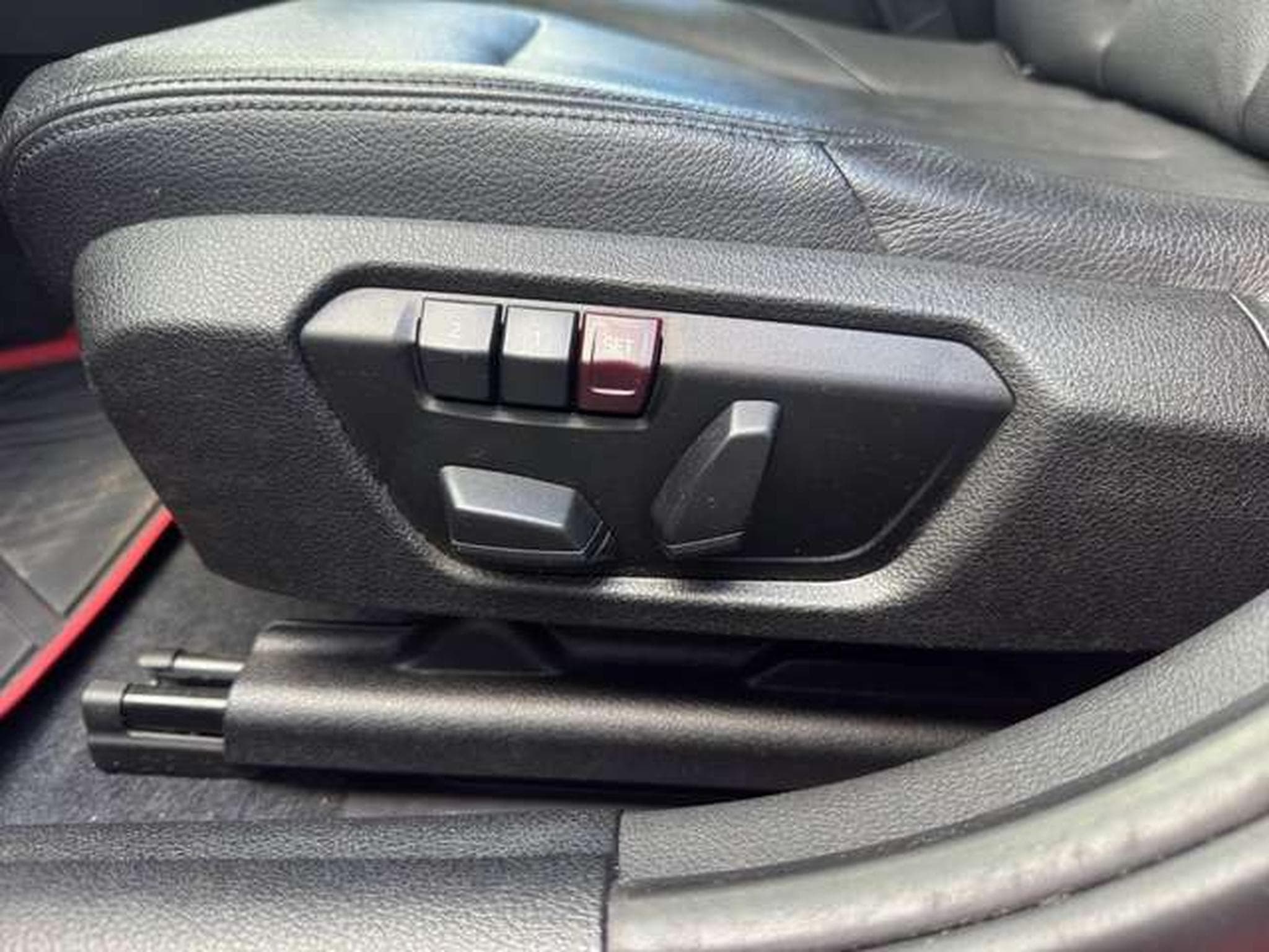 BMW 120 d Leder/el.Sitze/Bi-Xenon/Navi/PDC v+h (2014) - Photo 18