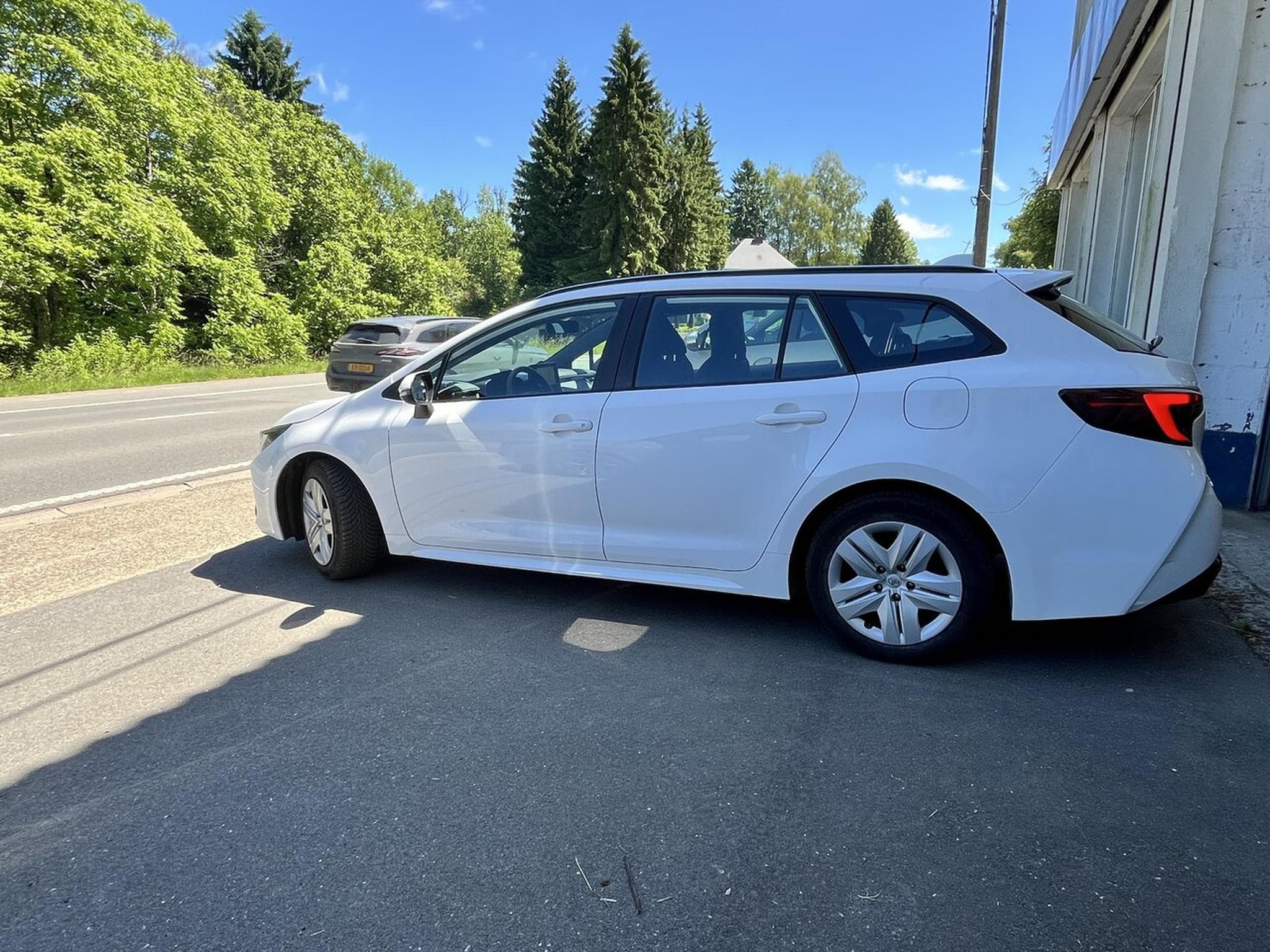 Toyota Corolla TOURING HYBRIDE 122 CH - LED -Caméra - Cruise - Garantie bat (2024) - Photo 3
