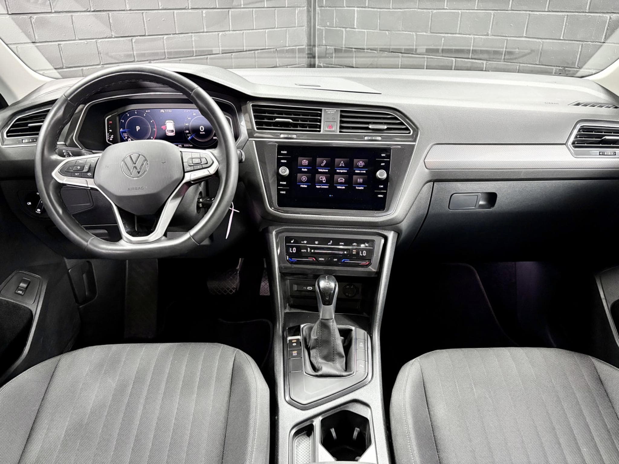VW Tiguan Life 1.5 TSI 150 CV DSG7 *7 PLACES *ATTELAGE* *HAYON* (2025) - Photo 10