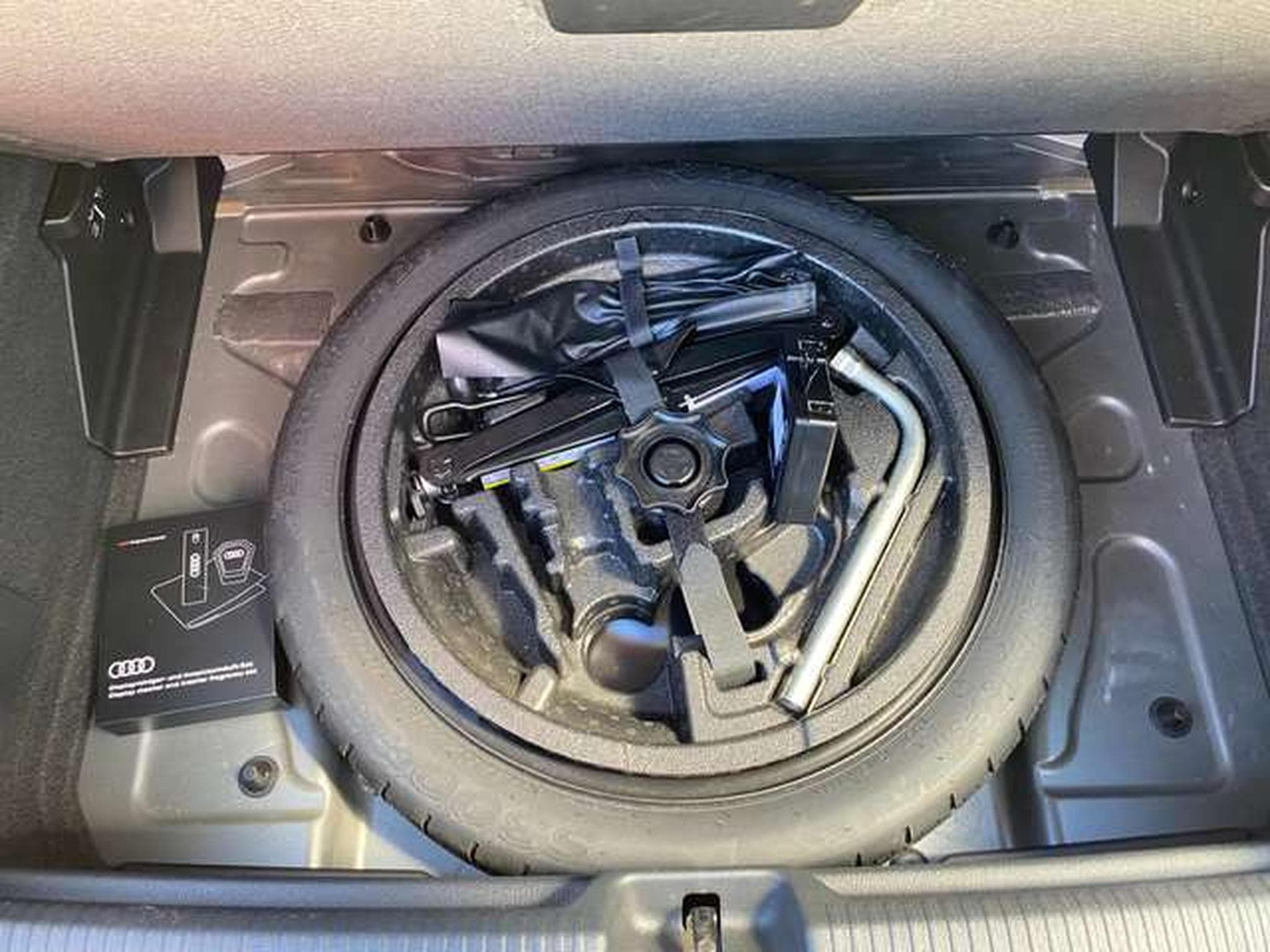 Audi SQ2 SQ2 TFSI quattro S tronic (2020) - Photo 19