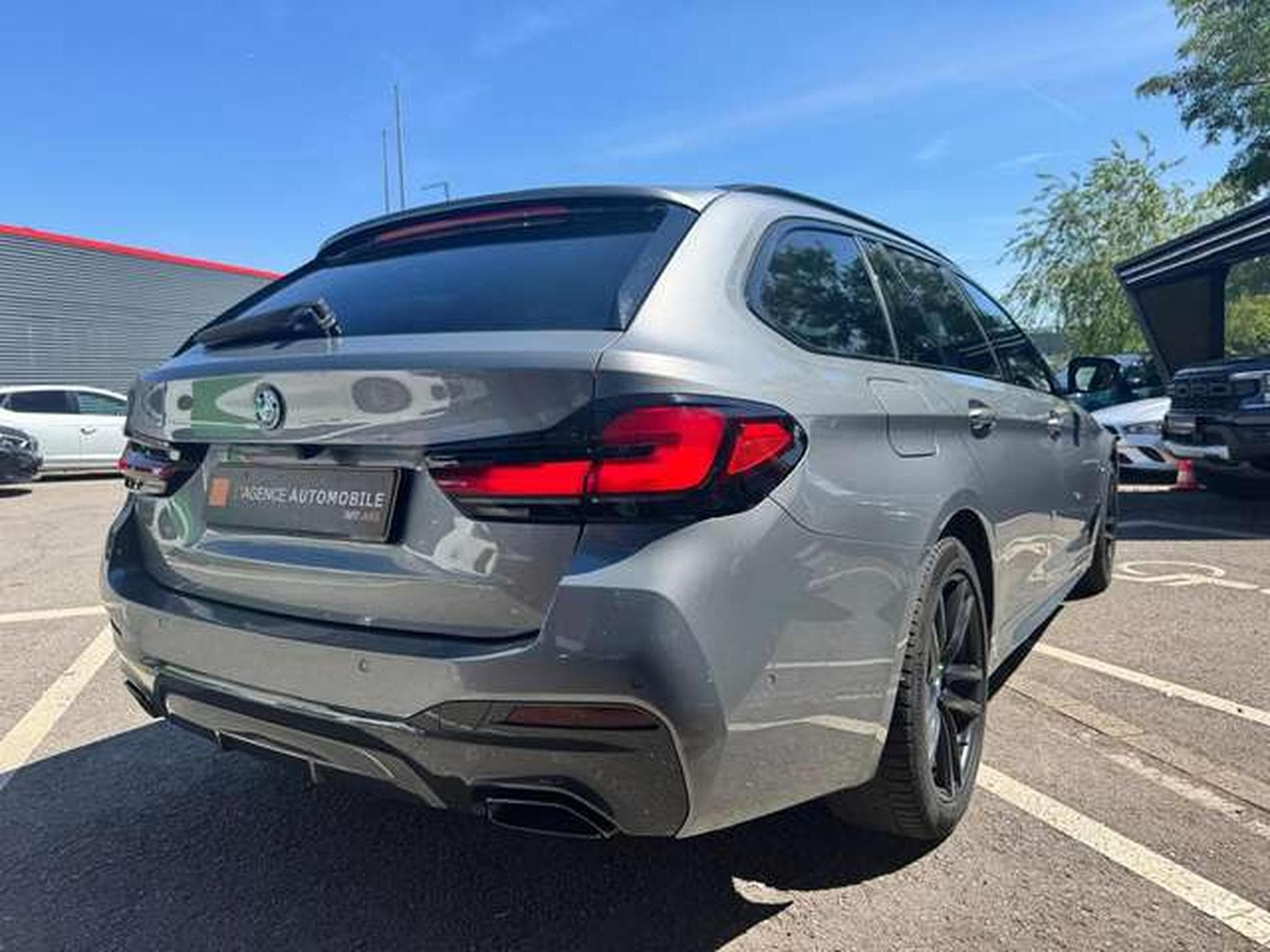 BMW 530 530e Touring Aut. M Sport (2023) - Photo 5