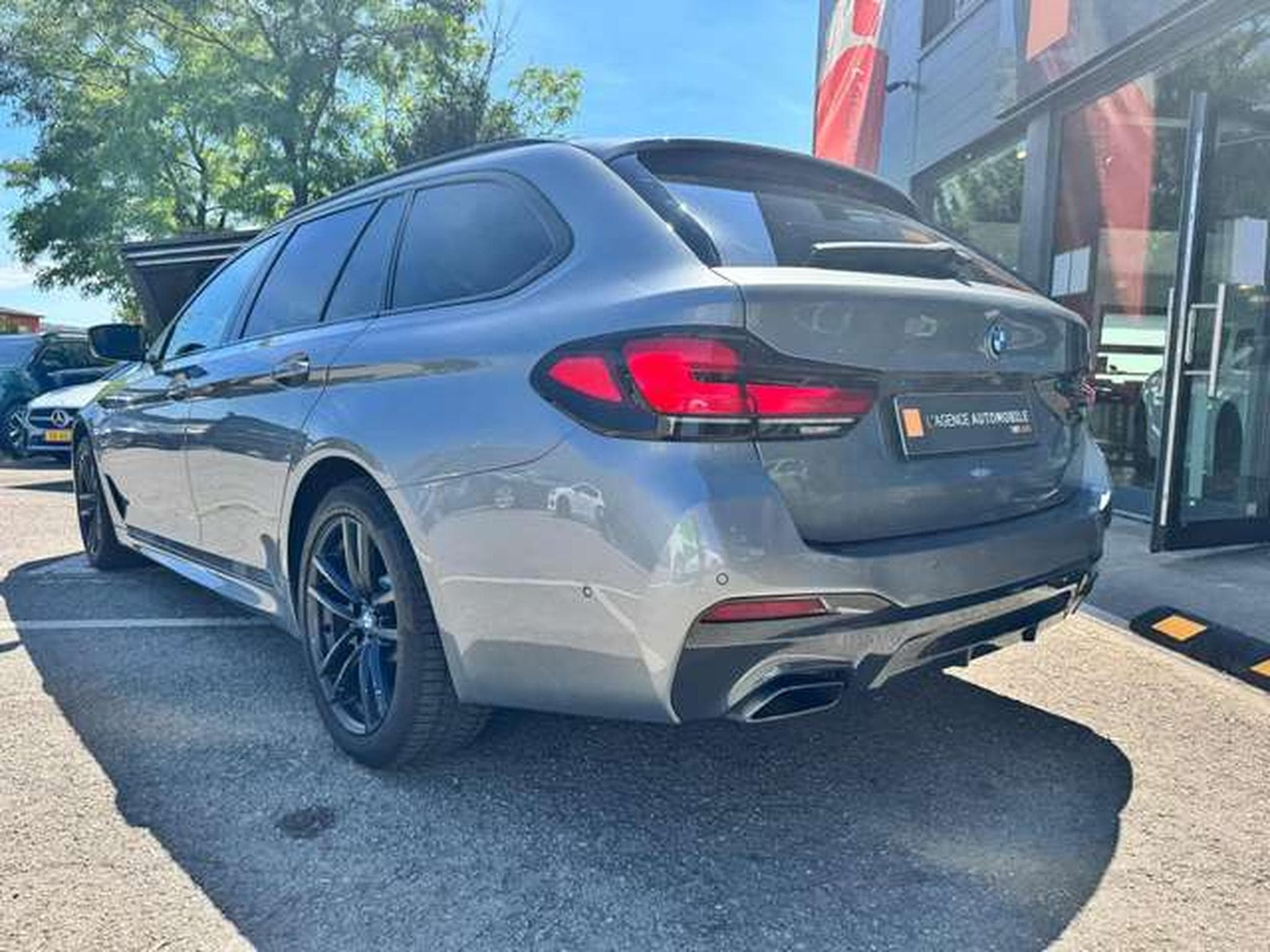 BMW 530 530e Touring Aut. M Sport (2023) - Photo 7