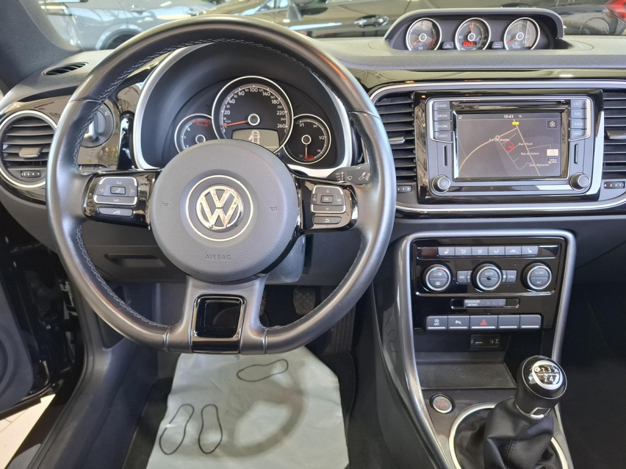 VW Beetle 2.0 TDI 150 CABRIOLET DESIGN, NAVI, PDC, ALU 18'', LED, KM 2 (2018) - Photo 12