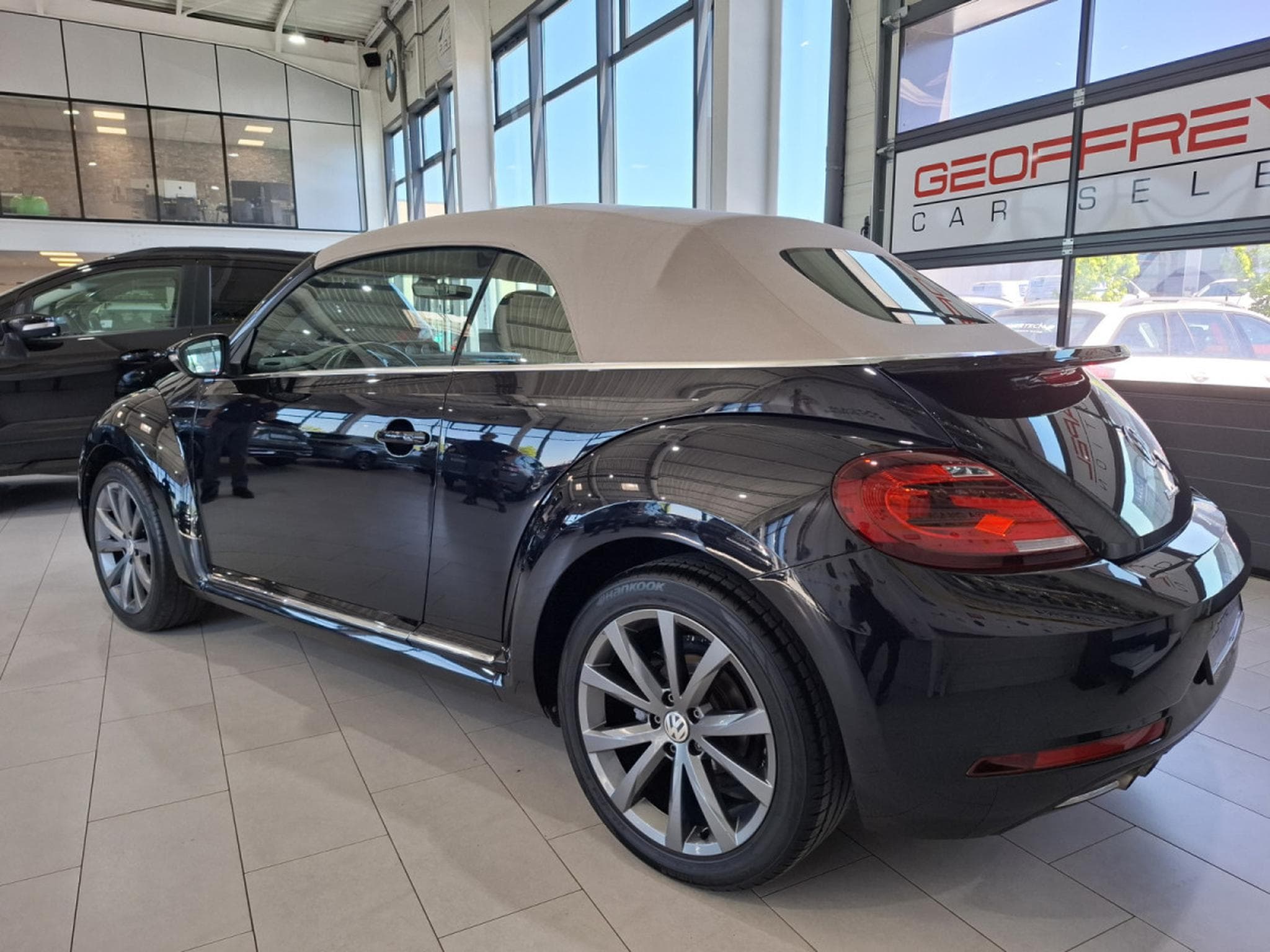 VW Beetle 2.0 TDI 150 CABRIOLET DESIGN, NAVI, PDC, ALU 18'', LED, KM 2 (2018) - Photo 2