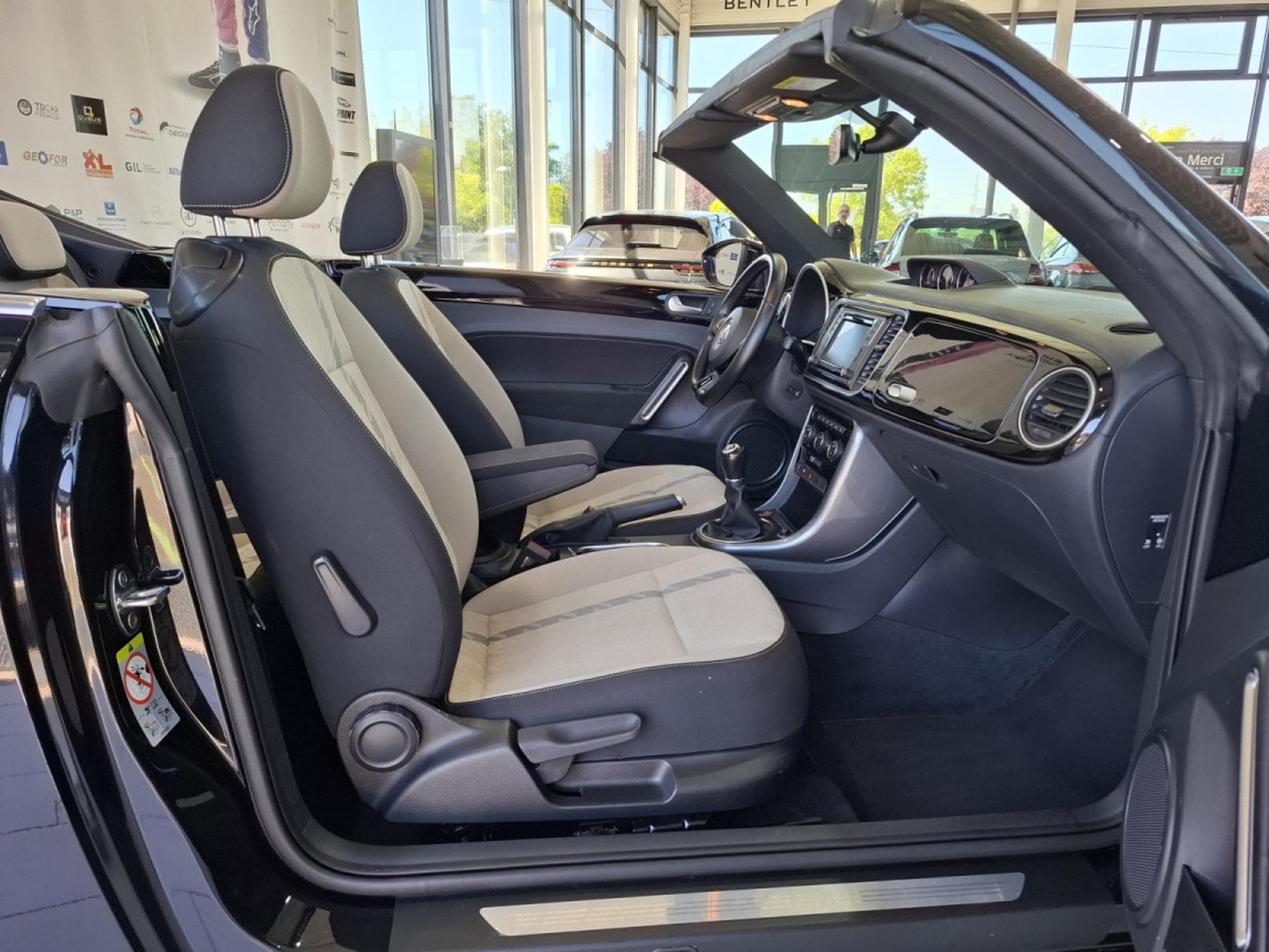 VW Beetle 2.0 TDI 150 CABRIOLET DESIGN, NAVI, PDC, ALU 18'', LED, KM 2 (2018) - Photo 6