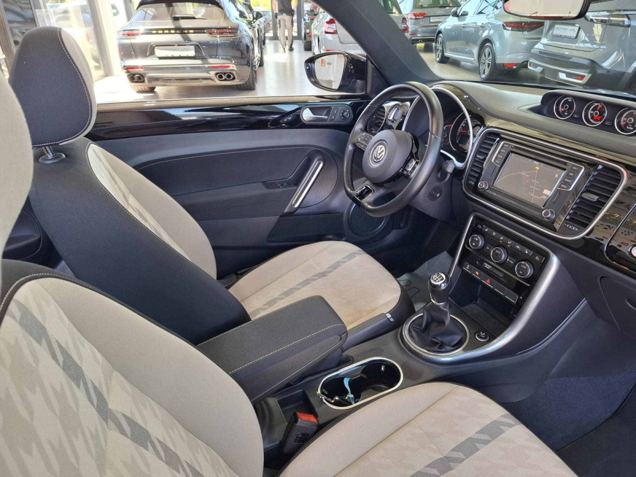 VW Beetle 2.0 TDI 150 CABRIOLET DESIGN, NAVI, PDC, ALU 18'', LED, KM 2 (2018) - Photo 7