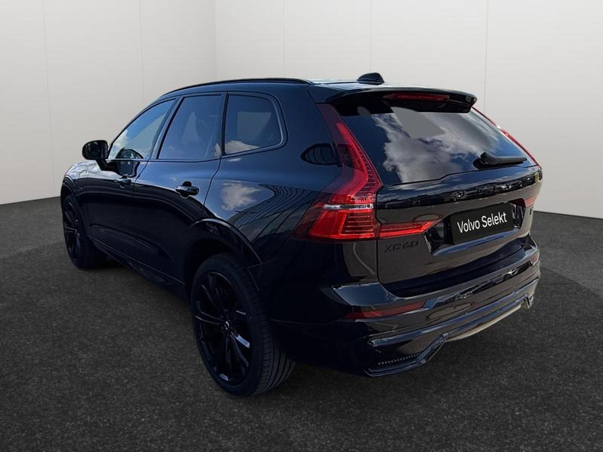 Volvo XC60 T6 Black Edition / Hybride (2024) - Photo 3