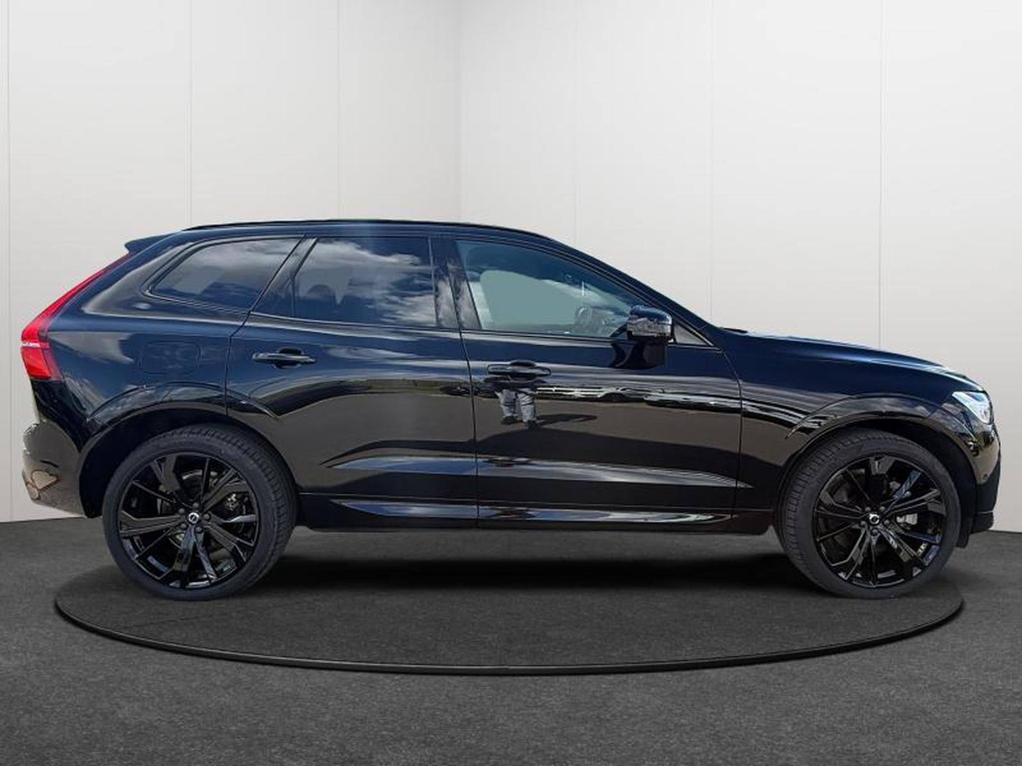 Volvo XC60 T6 Black Edition / Hybride (2024) - Photo 6
