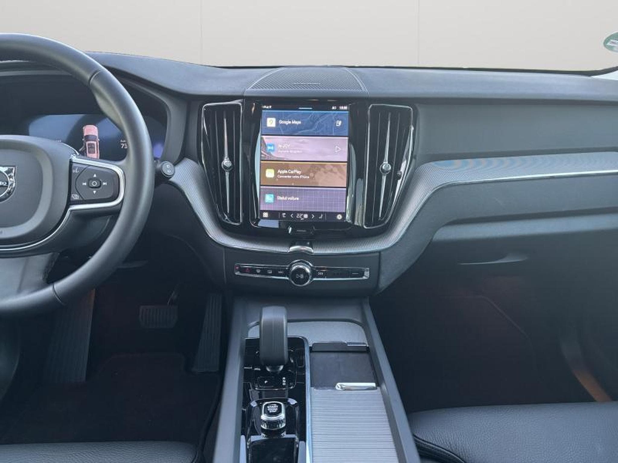 Volvo XC60 T6 Core / Hybride (2025) - Photo 10