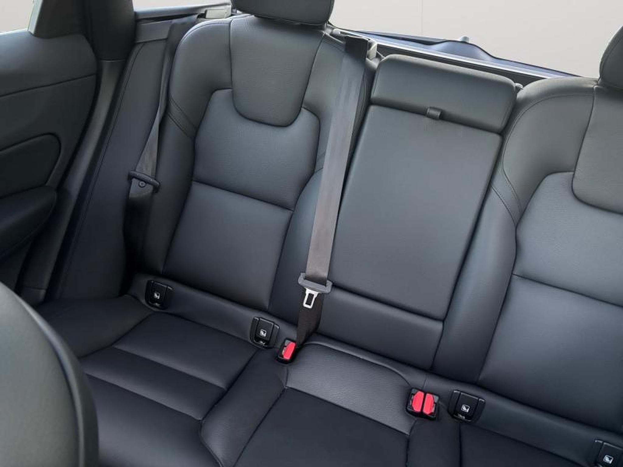 Volvo XC60 T6 Core / Hybride (2025) - Photo 12