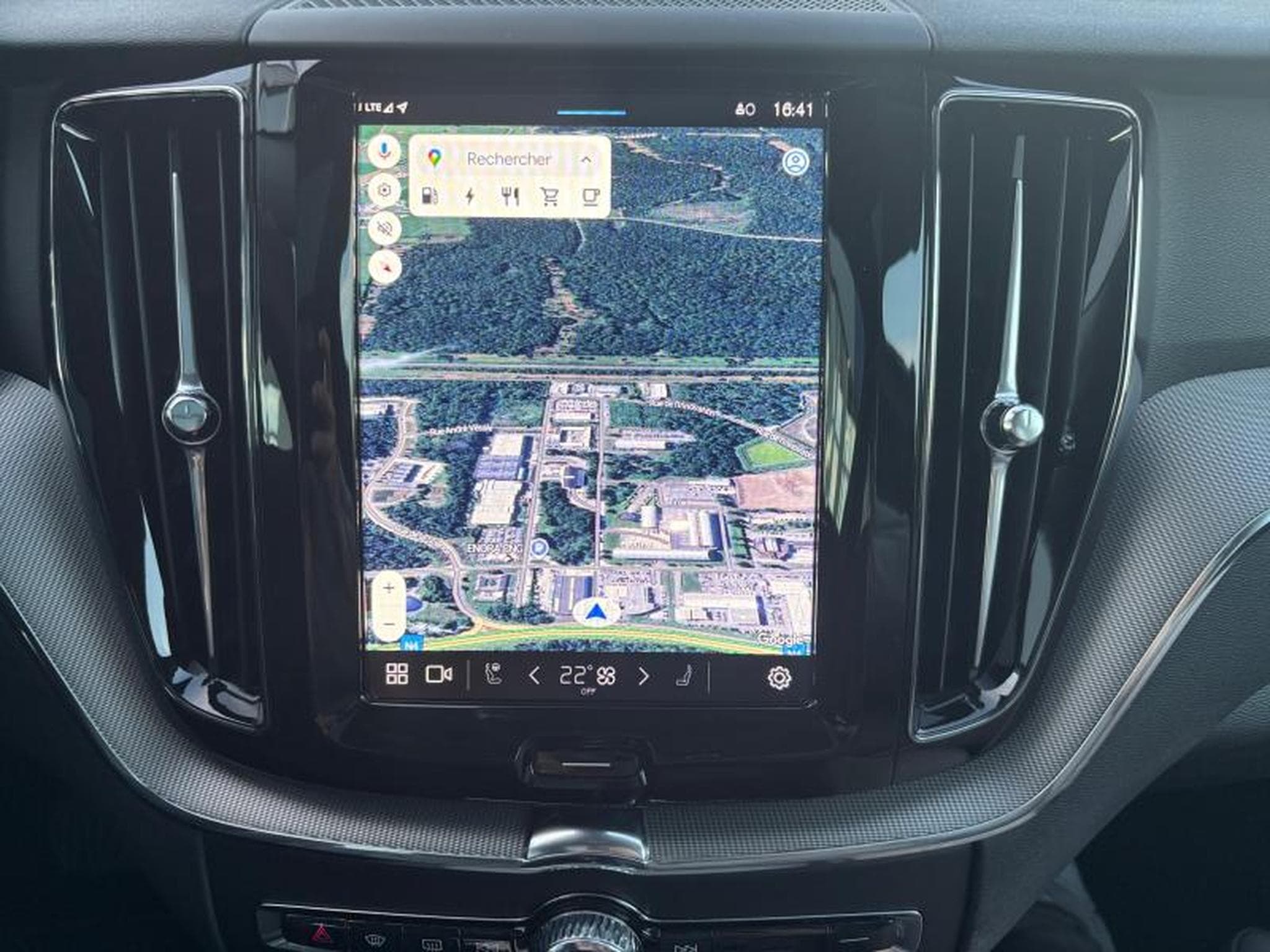 Volvo XC60 T6 Core / Hybride (2025) - Photo 15