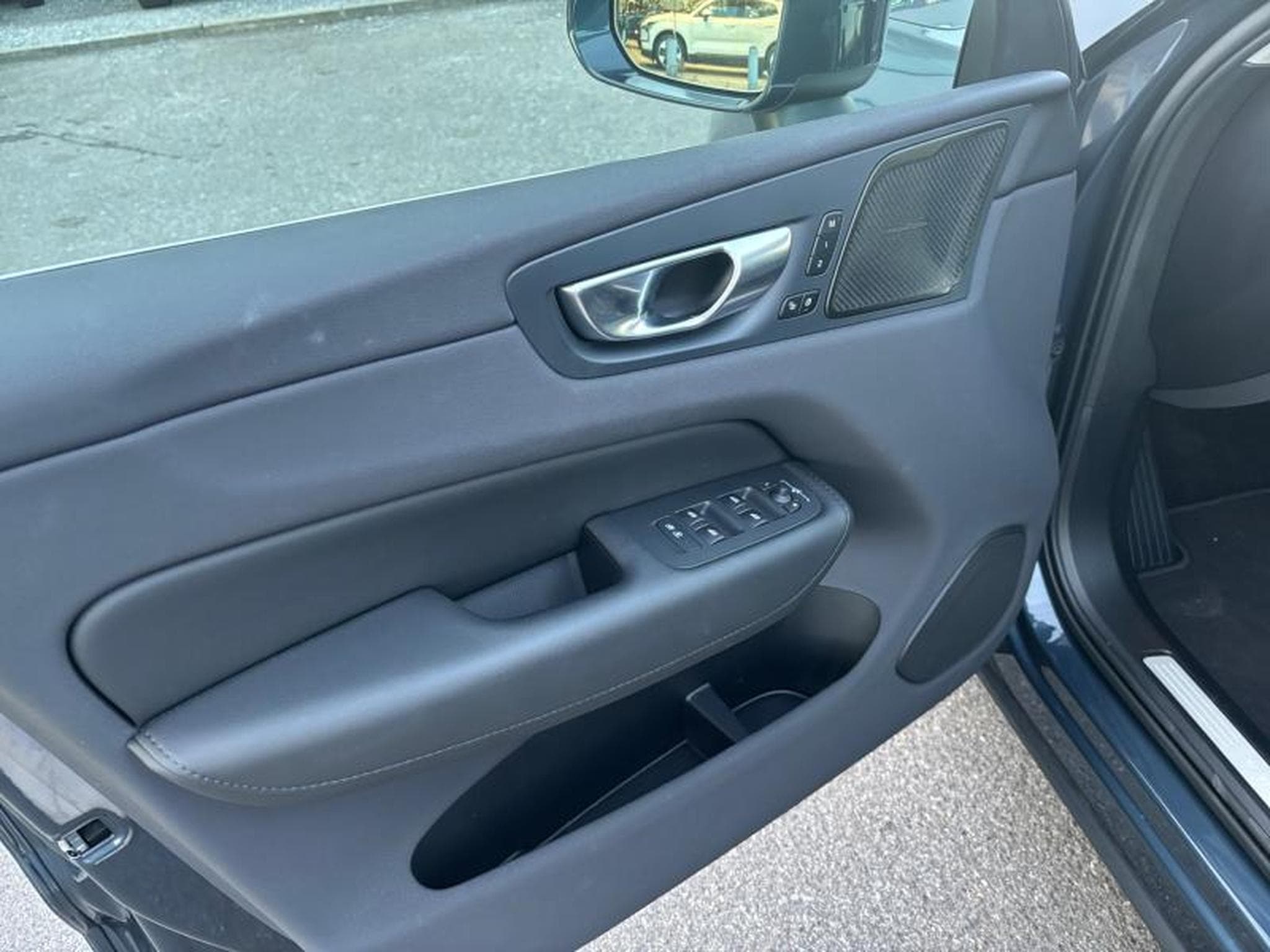 Volvo XC60 T6 Core / Hybride (2025) - Photo 19