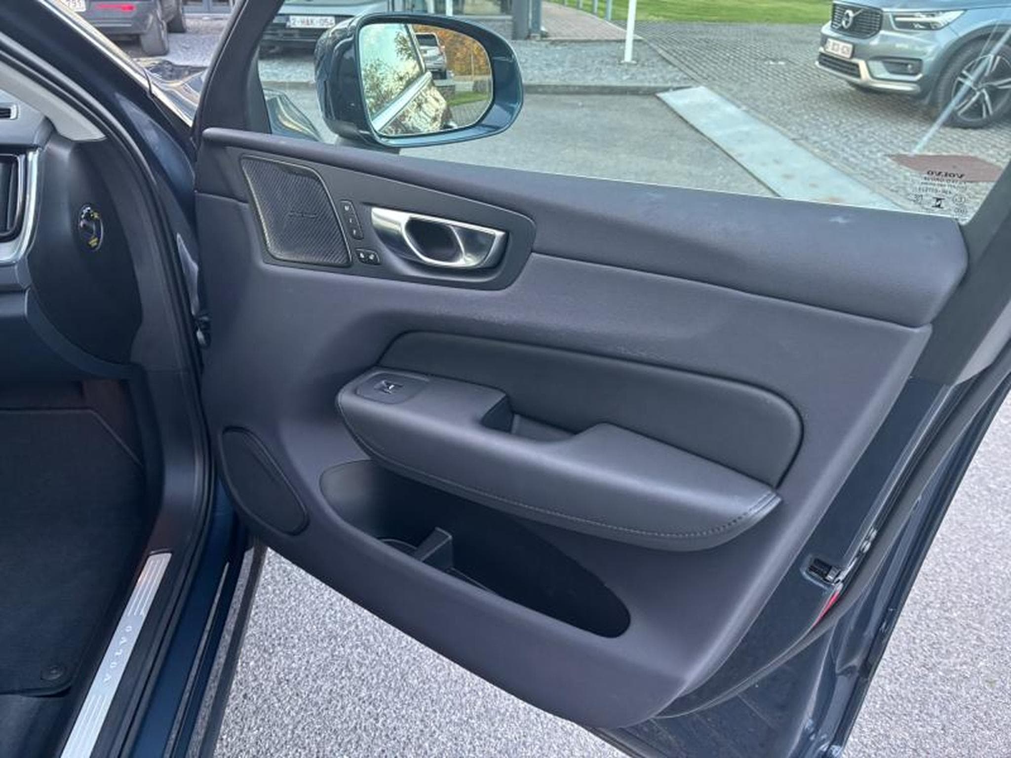 Volvo XC60 T6 Core / Hybride (2025) - Photo 20