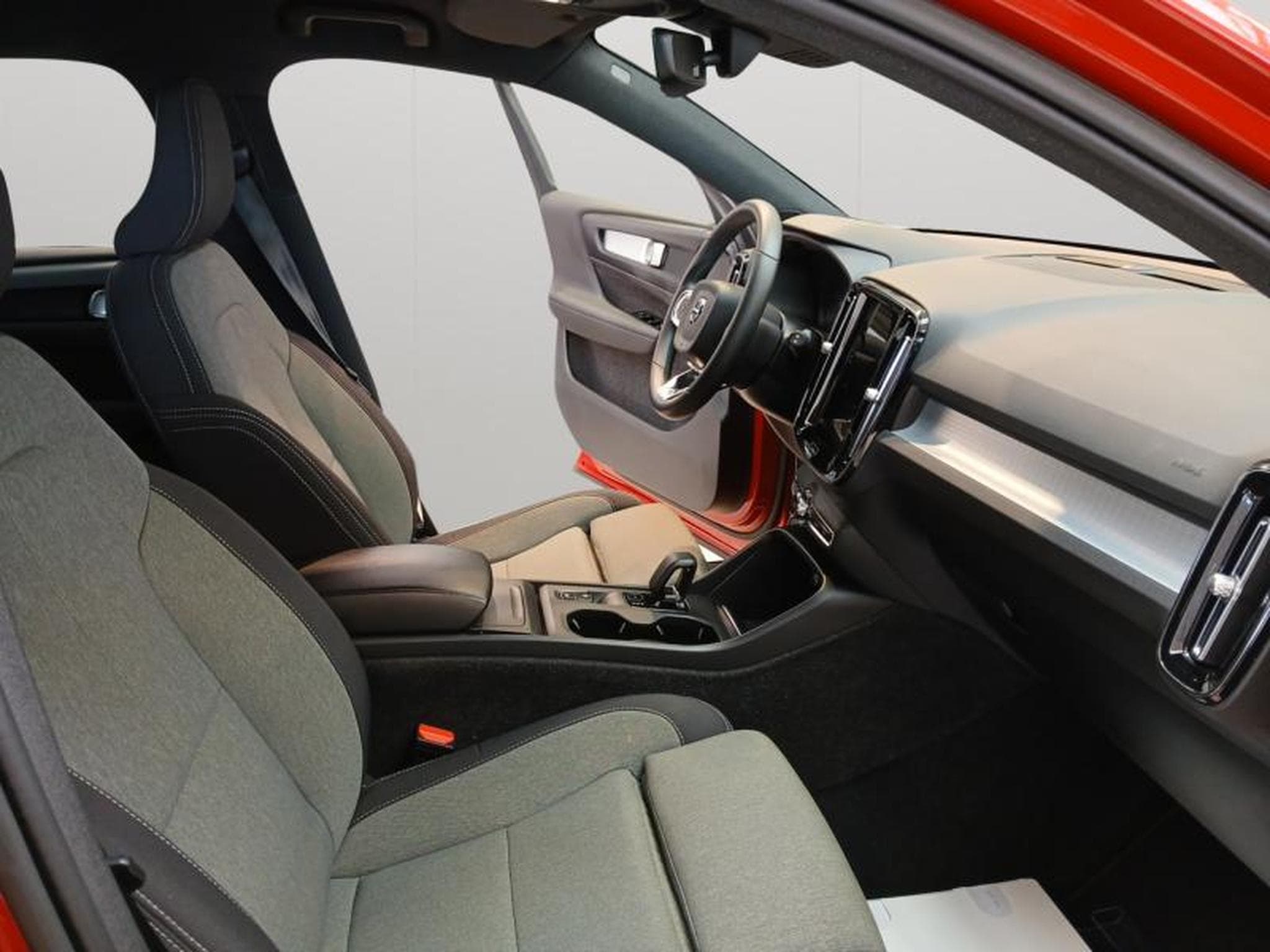 Volvo XC40 B3 Core / Essence (2022) - Photo 13