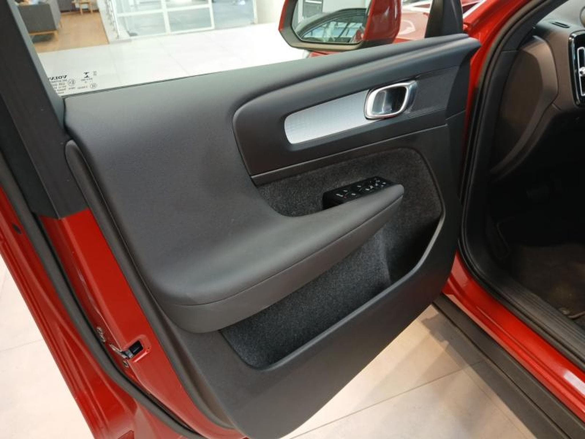 Volvo XC40 B3 Core / Essence (2022) - Photo 18