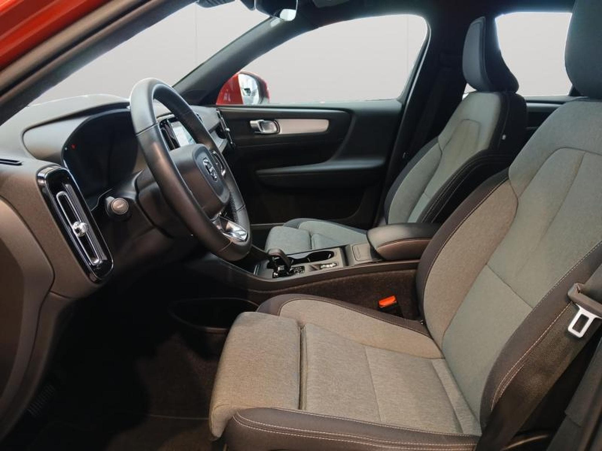 Volvo XC40 B3 Core / Essence (2022) - Photo 7