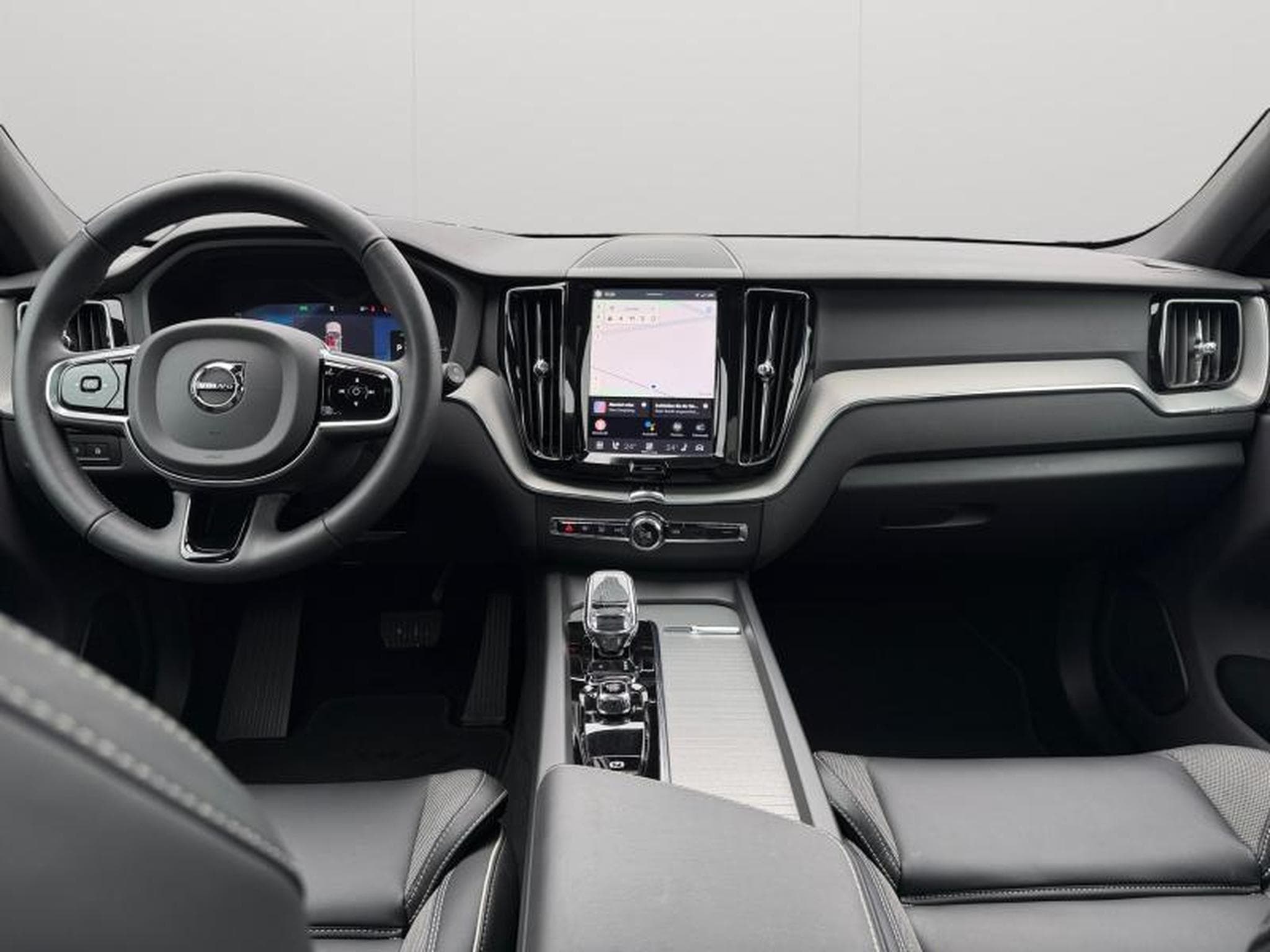 Volvo XC60 T6 Plus Dark / Hybride KIT HIVER INCLUS (2025) - Photo 3