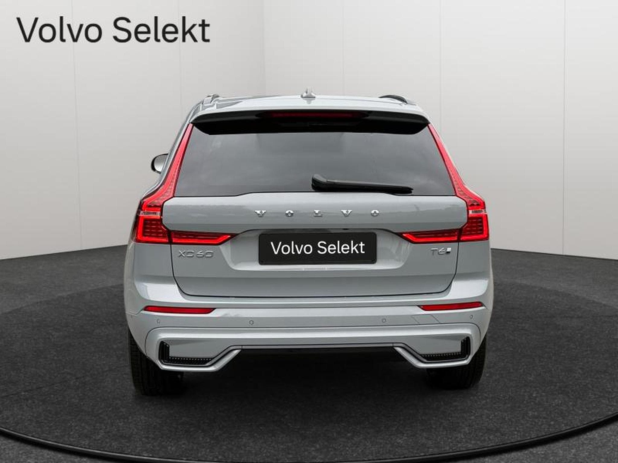 Volvo XC60 T6 Plus Dark / Hybride KIT HIVER INCLUS (2025) - Photo 6