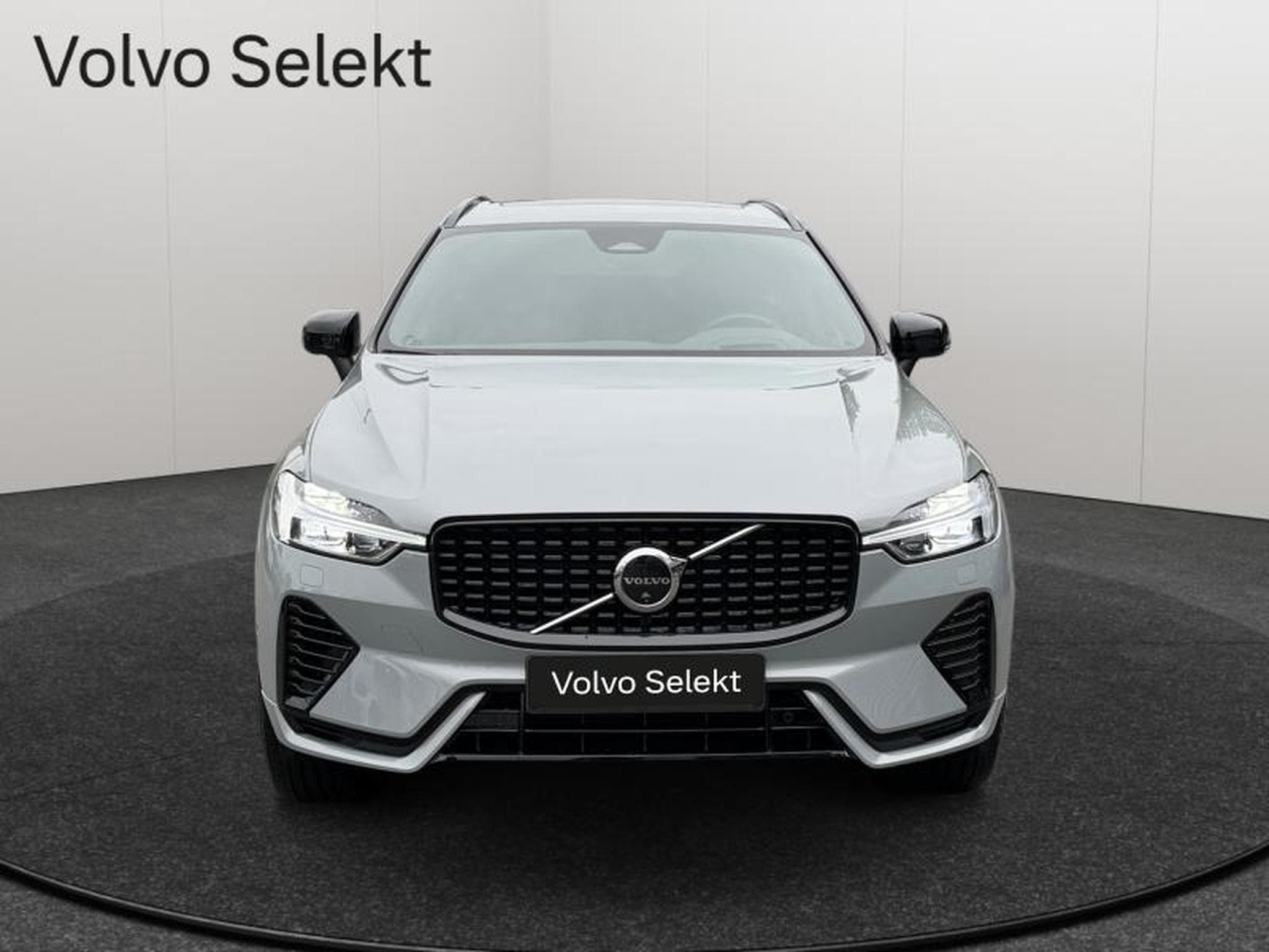 Volvo XC60 T6 Plus Dark / Hybride KIT HIVER INCLUS (2025) - Photo 9