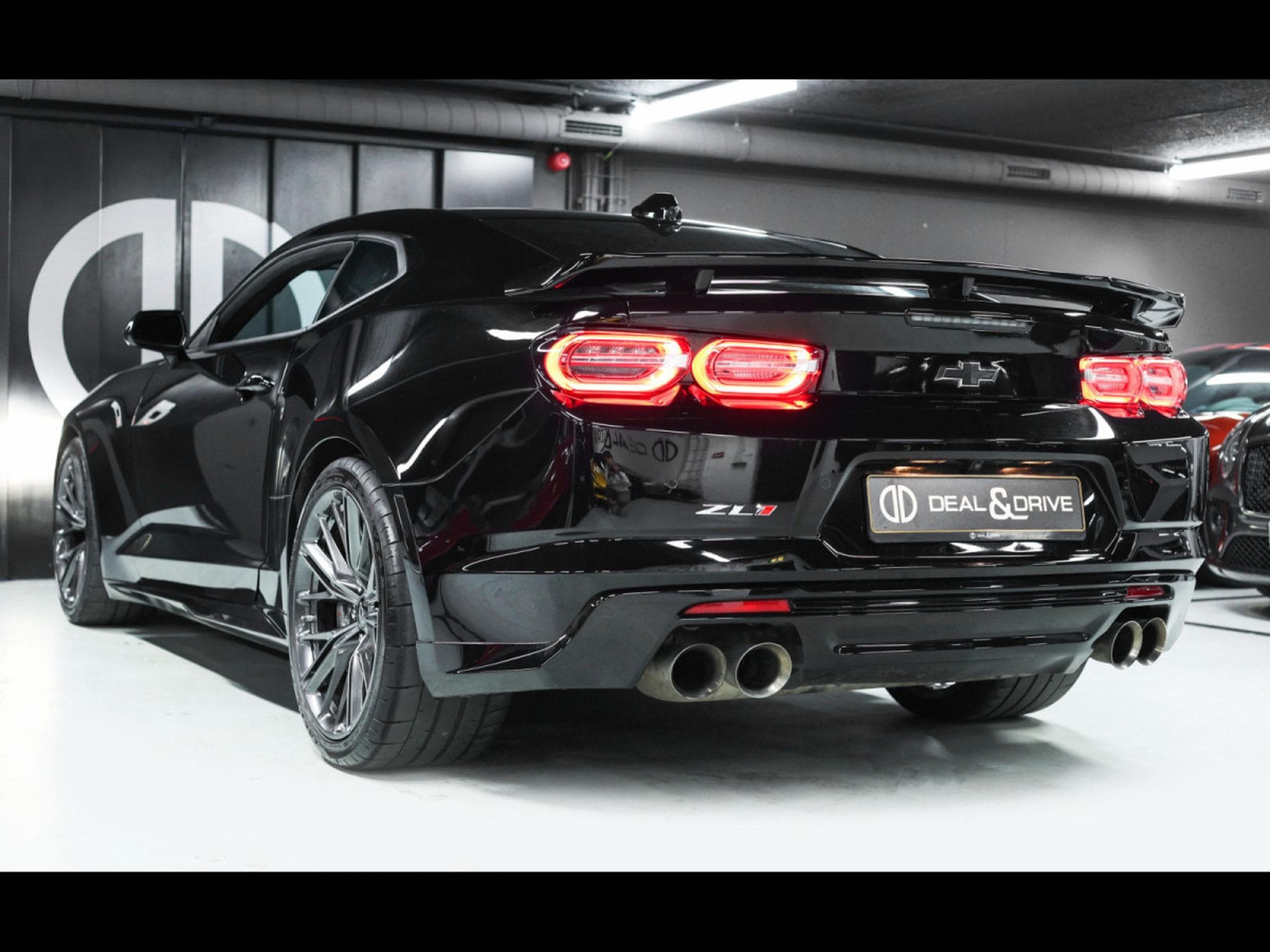 Chevrolet Camaro ZL1°MANUAL 6°PANO°RECARO°KEYLESS°BOSE°KAM°HUD (2020) - Photo 3