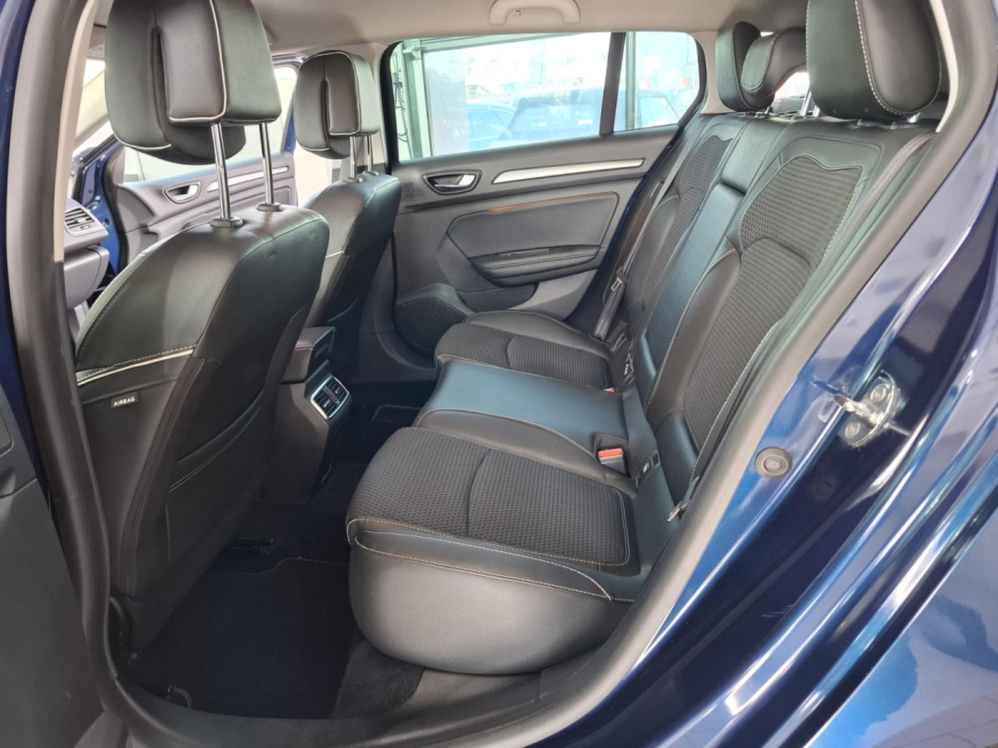 Renault Megane 1.6 DCI 130 BOSE EDITION, 1 HAND, CAMERA, CUIR, DIGITAL COCK (2018) - Photo 10