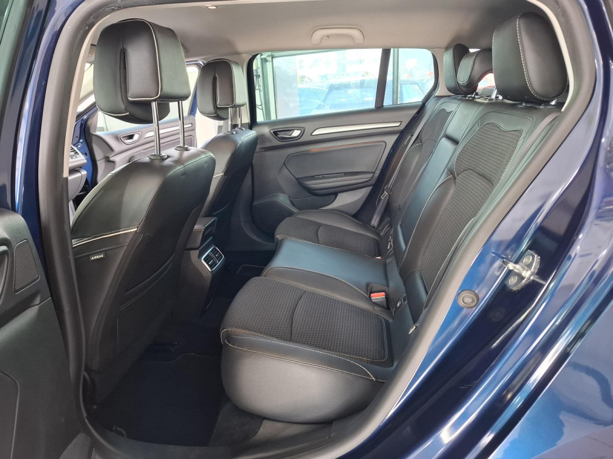 Renault Megane 1.6 DCI 130 BOSE EDITION, 1 HAND, CAMERA, CUIR, DIGITAL COCK (2018) - Photo 11