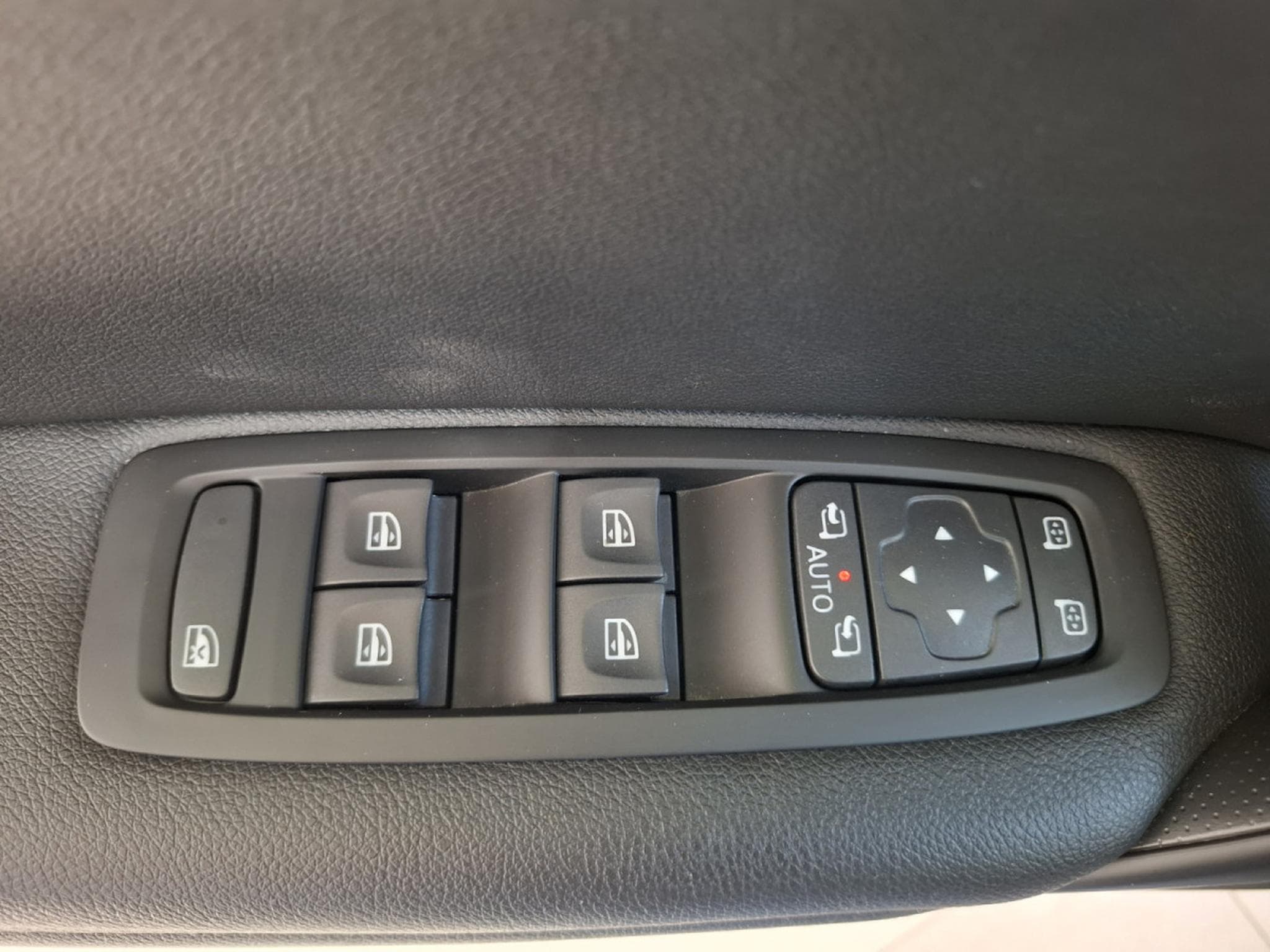 Renault Megane 1.6 DCI 130 BOSE EDITION, 1 HAND, CAMERA, CUIR, DIGITAL COCK (2018) - Photo 14