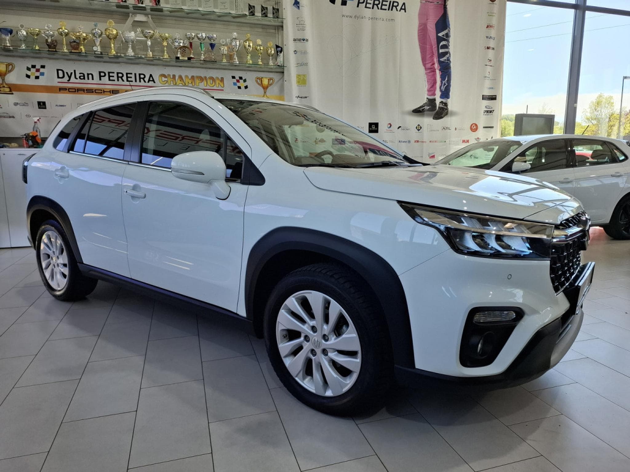 Suzuki S-Cross 1.4 TURBO HYBRID,1 HAND, CAMERA, CLIMA  AUTO, CARPLAY, ALU 1 (2023) - Photo 3