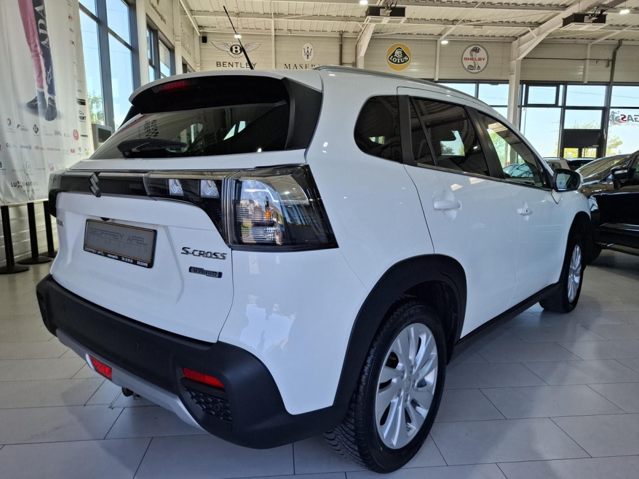 Suzuki S-Cross 1.4 TURBO HYBRID,1 HAND, CAMERA, CLIMA  AUTO, CARPLAY, ALU 1 (2023) - Photo 4