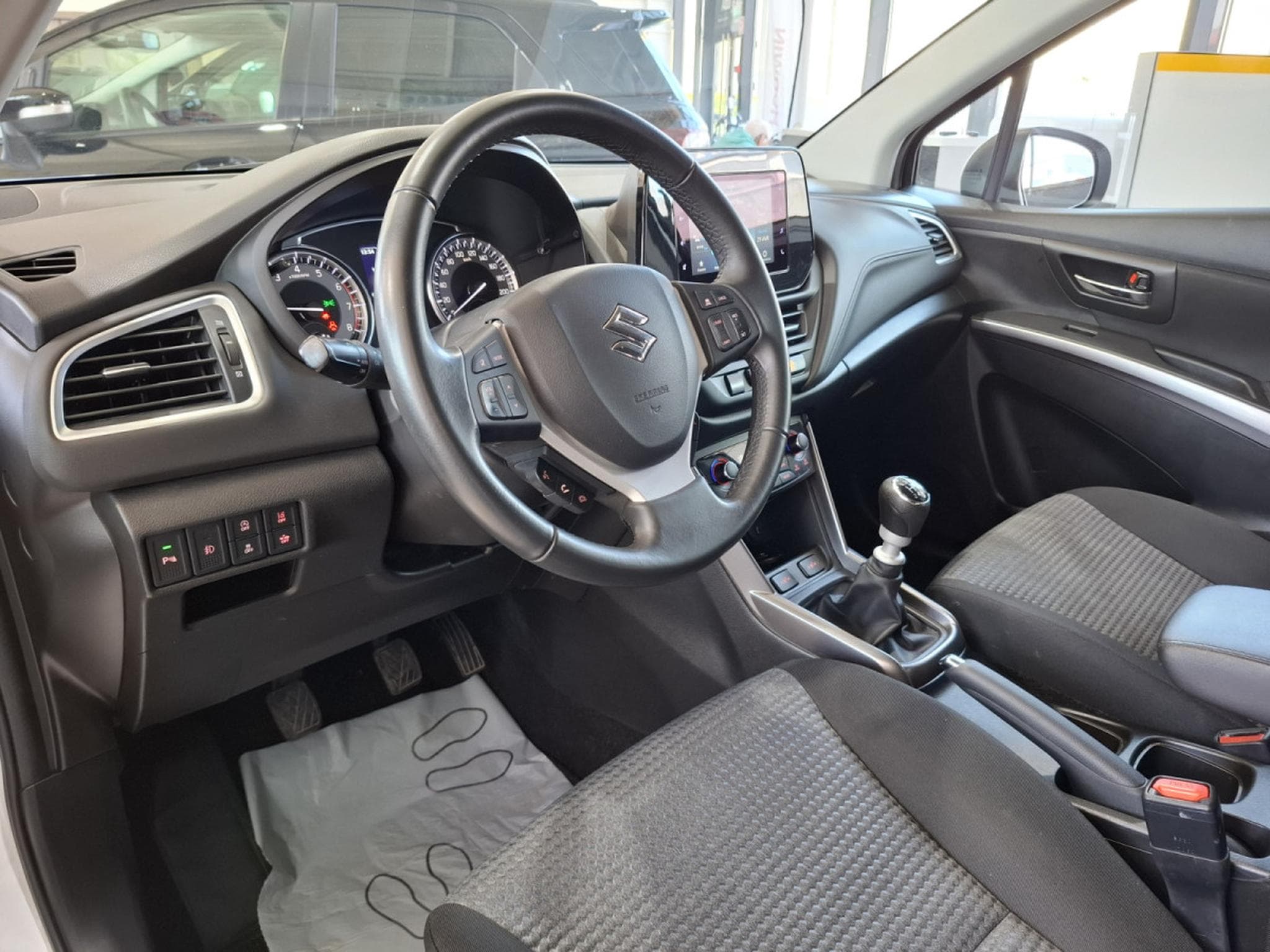 Suzuki S-Cross 1.4 TURBO HYBRID,1 HAND, CAMERA, CLIMA  AUTO, CARPLAY, ALU 1 (2023) - Photo 7