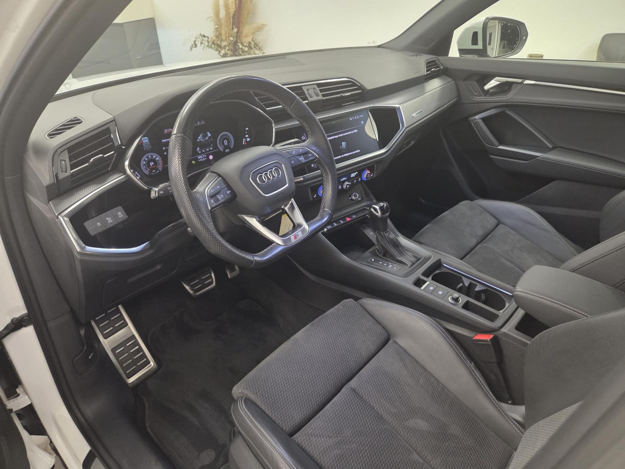 Audi Q3 S line 35 TFSI 150 CV / 110 KW S tronic (2022) - Photo 4