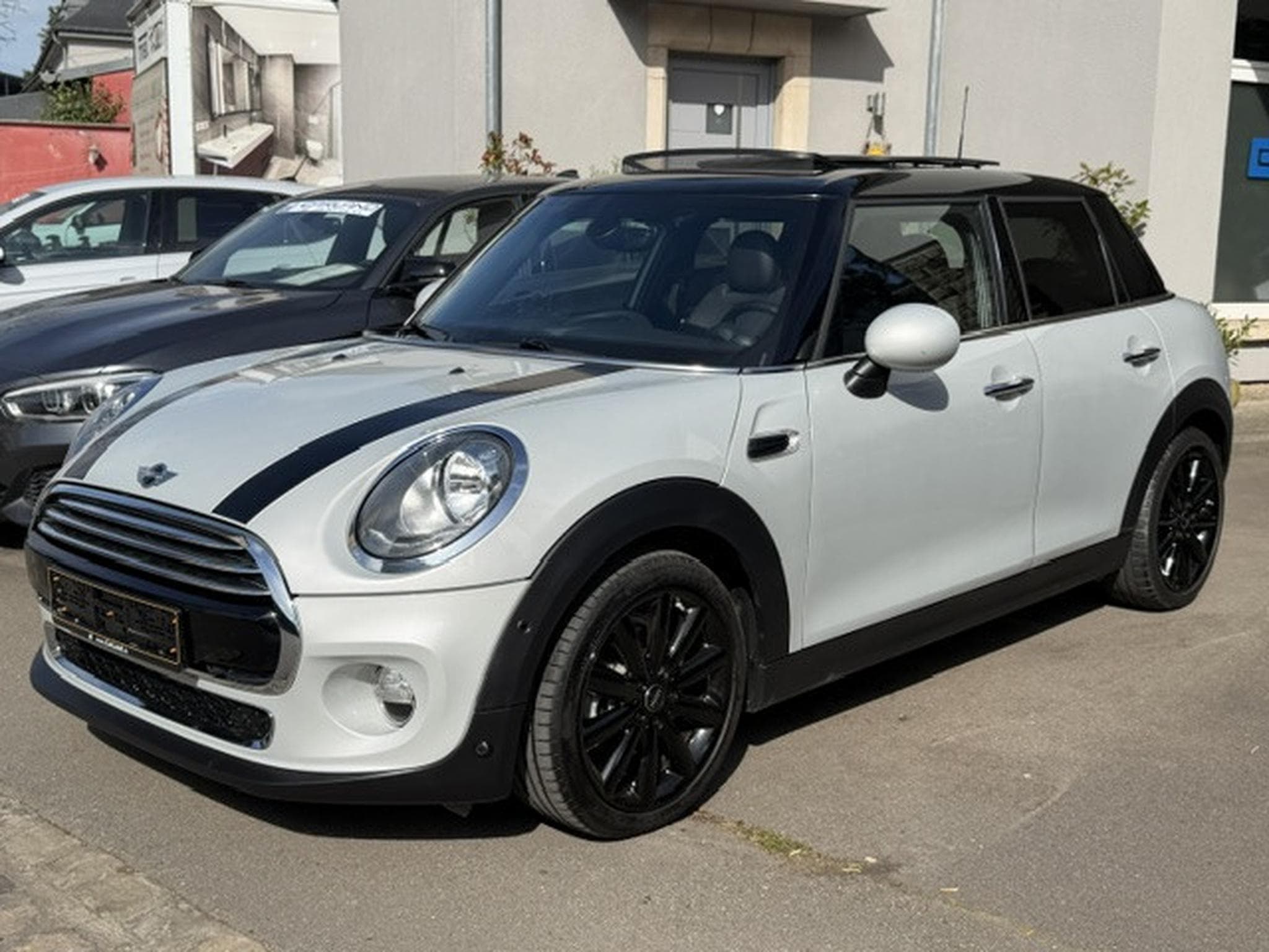 Mini Cooper Auto. Pack Sport (2017) - Photo 1