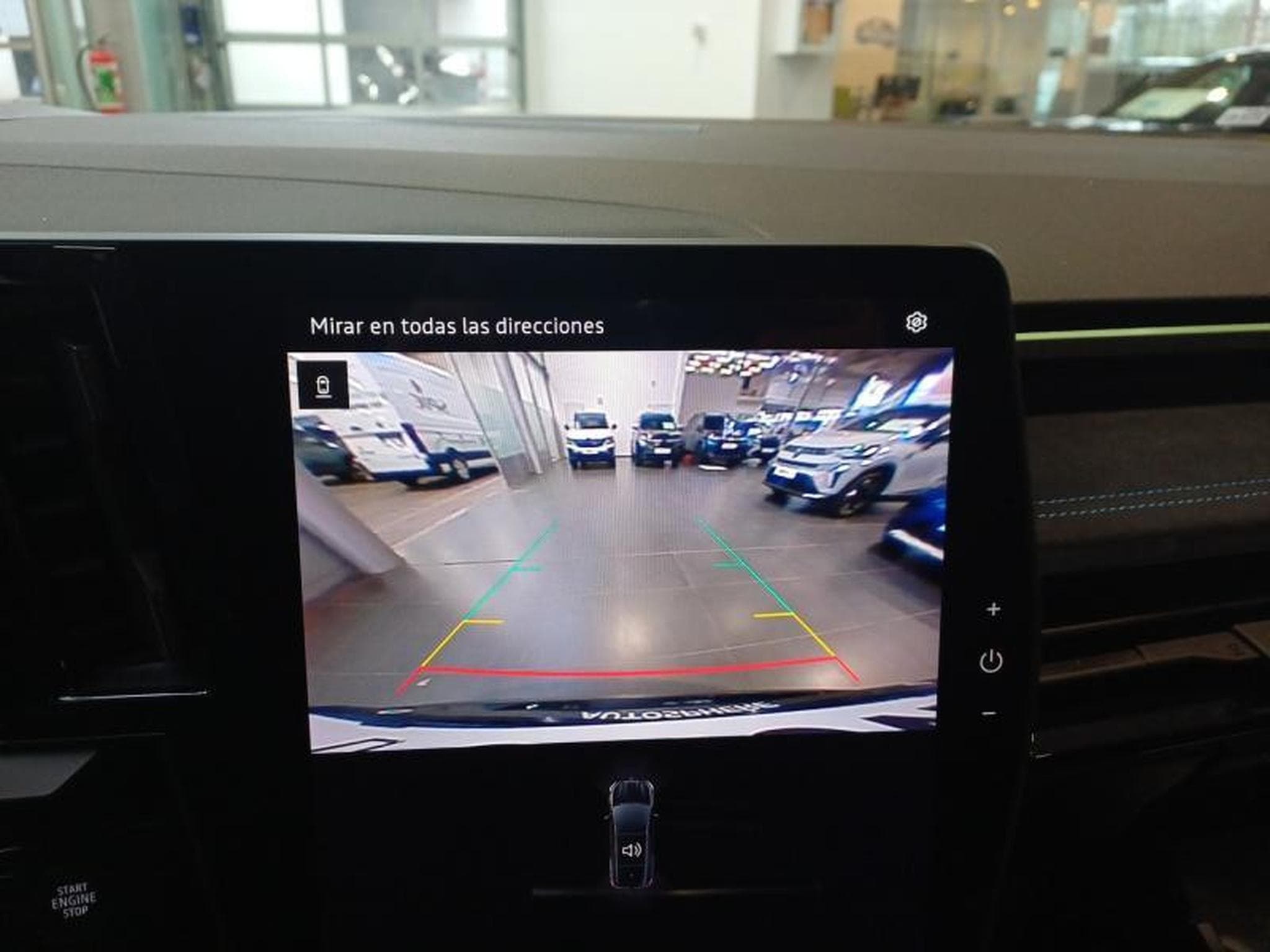 Renault Rafale 1.2 E-Tech Esprit Alpine E-Tech 4Control 200cv (2025) - Photo 12