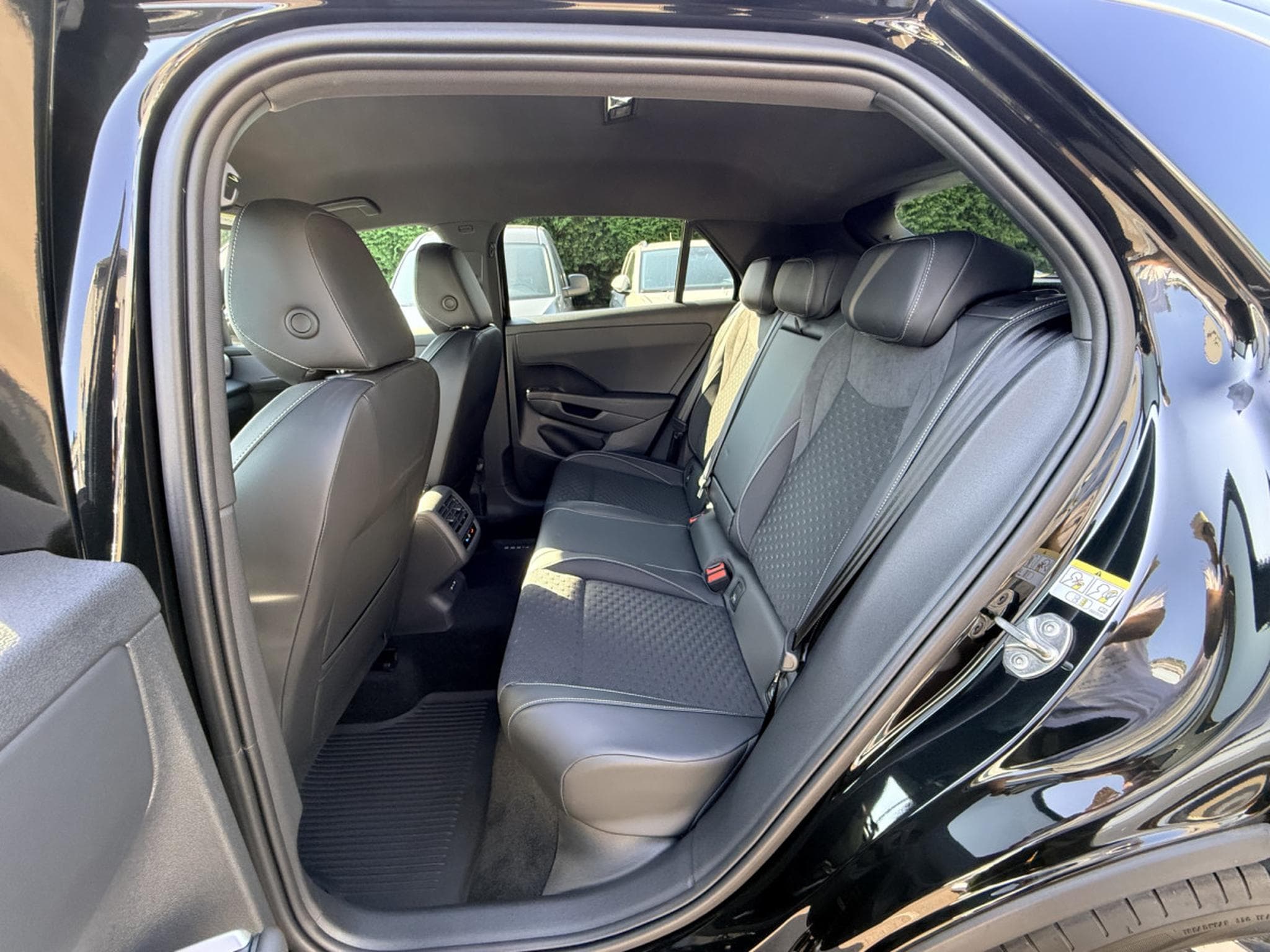 VW T-Roc R-Line 1.5 eTSI 150cv Boîte à double embrayage 7 vitesses (2026) - Photo 6