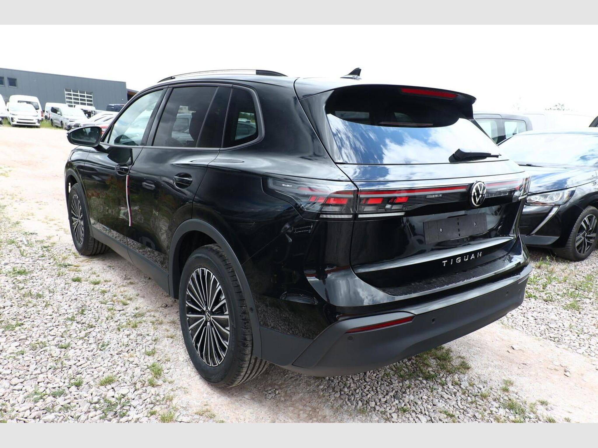 VW Tiguan DSG LED+ Pano (2026) - Photo 4