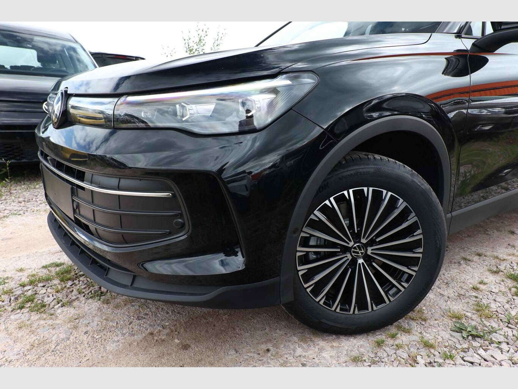 VW Tiguan DSG LED+ Pano (2026) - Photo 5