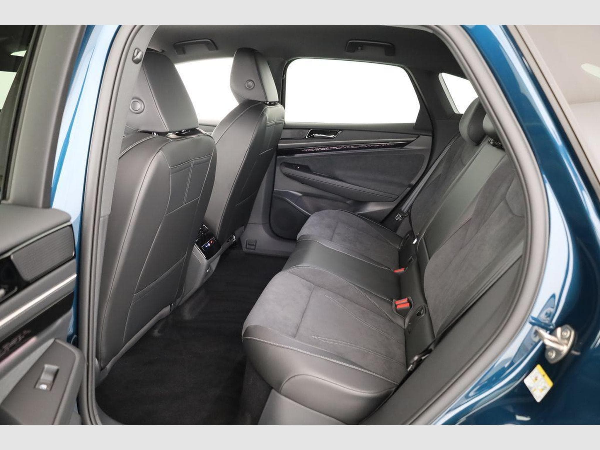 VW ID.7 Pro Black, AHK, (2026) - Photo 8