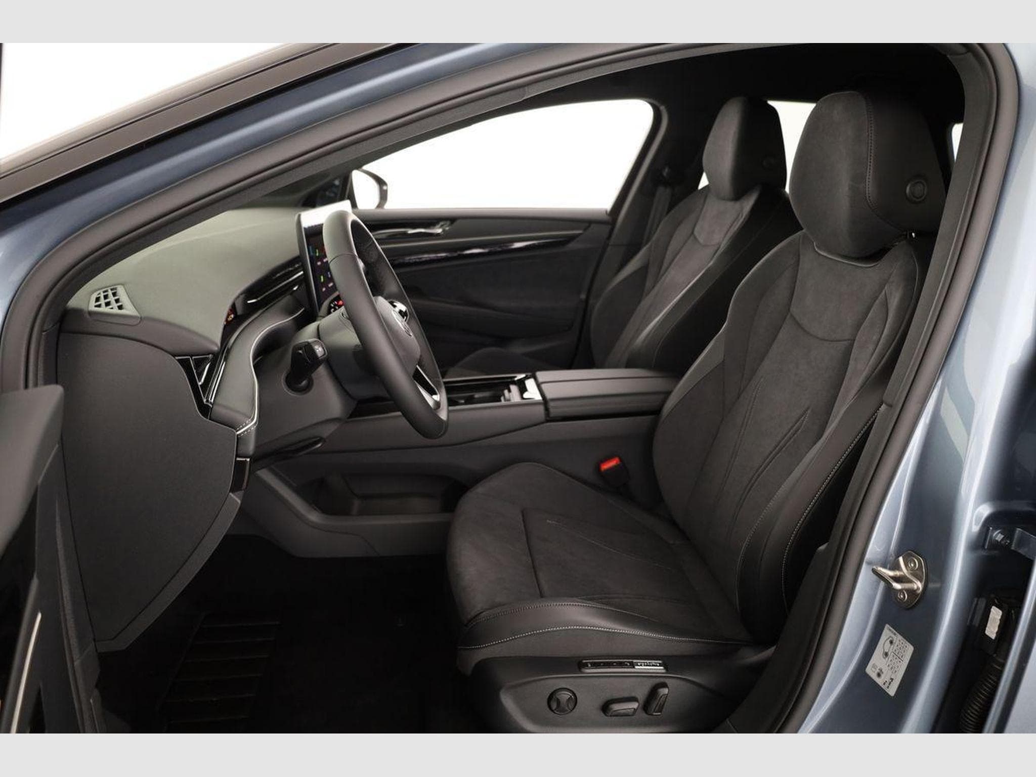 VW ID.7 Pro Black, AHK, (2026) - Photo 9