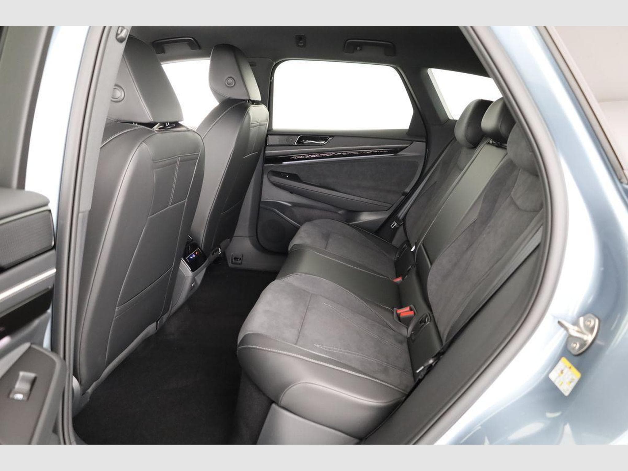 VW ID.7 Kombi Pro 210 kW (2026) - Photo 11