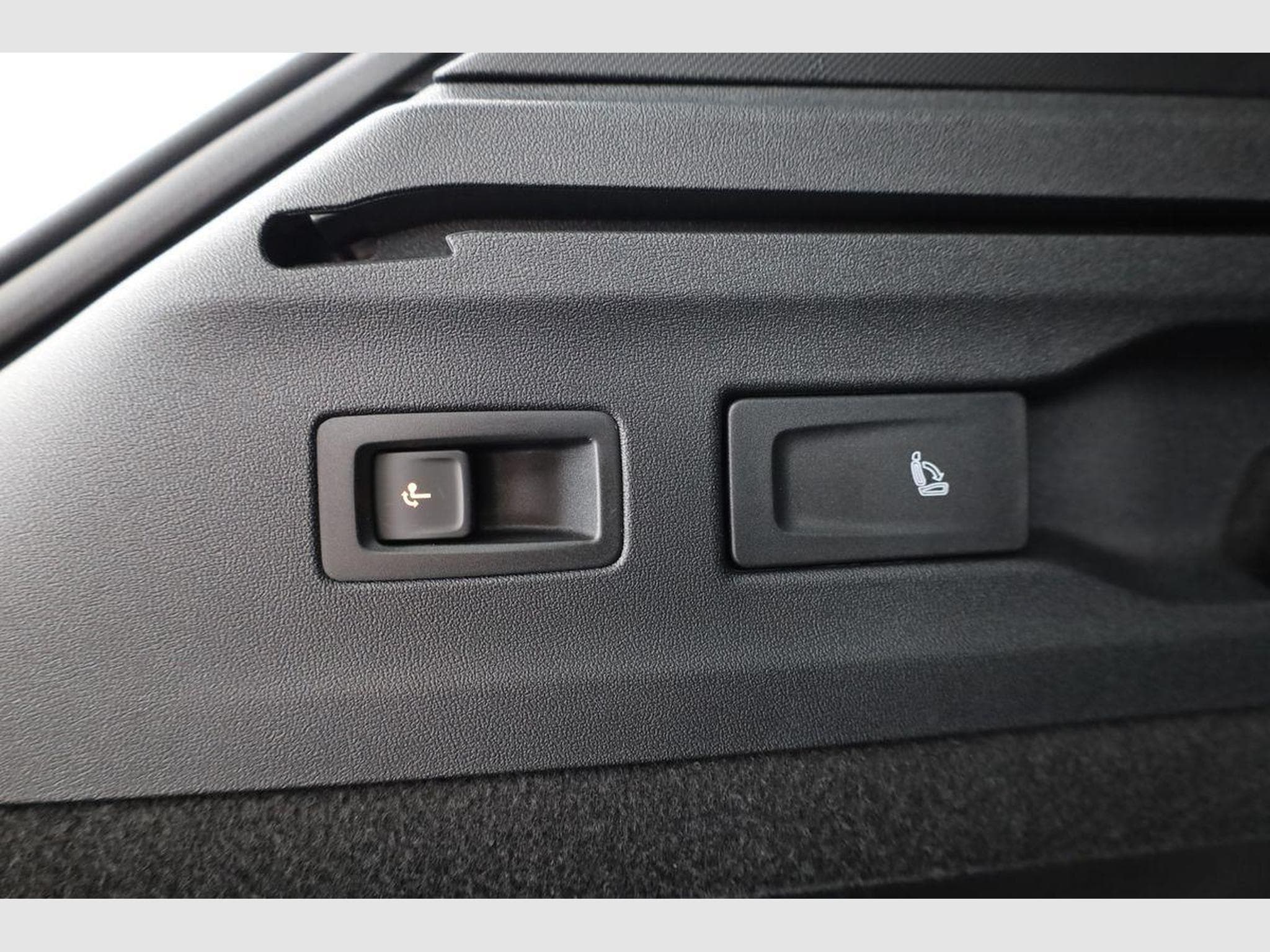 VW ID.7 Kombi Pro 210 kW (2026) - Photo 12
